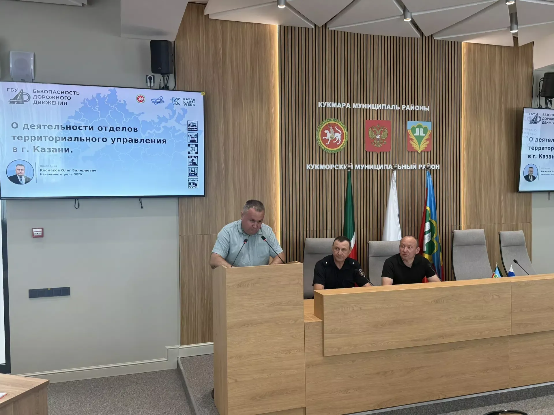 Дороги под контролем: в Кукморе решают вопросы безопасности пешеходов и водителей