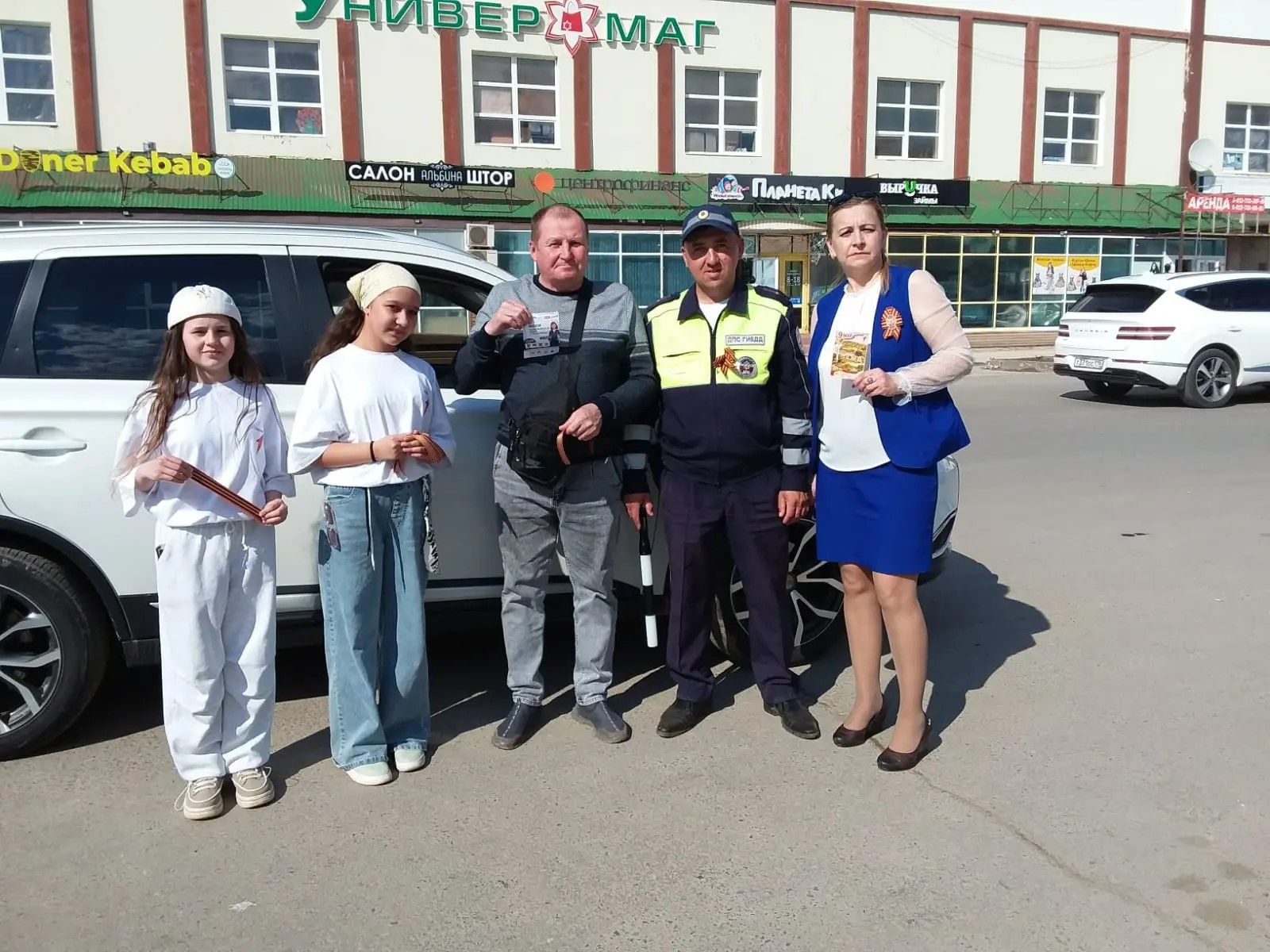 Жителям Кукмора раздали георгиевские ленточки в преддверии Дня Победы