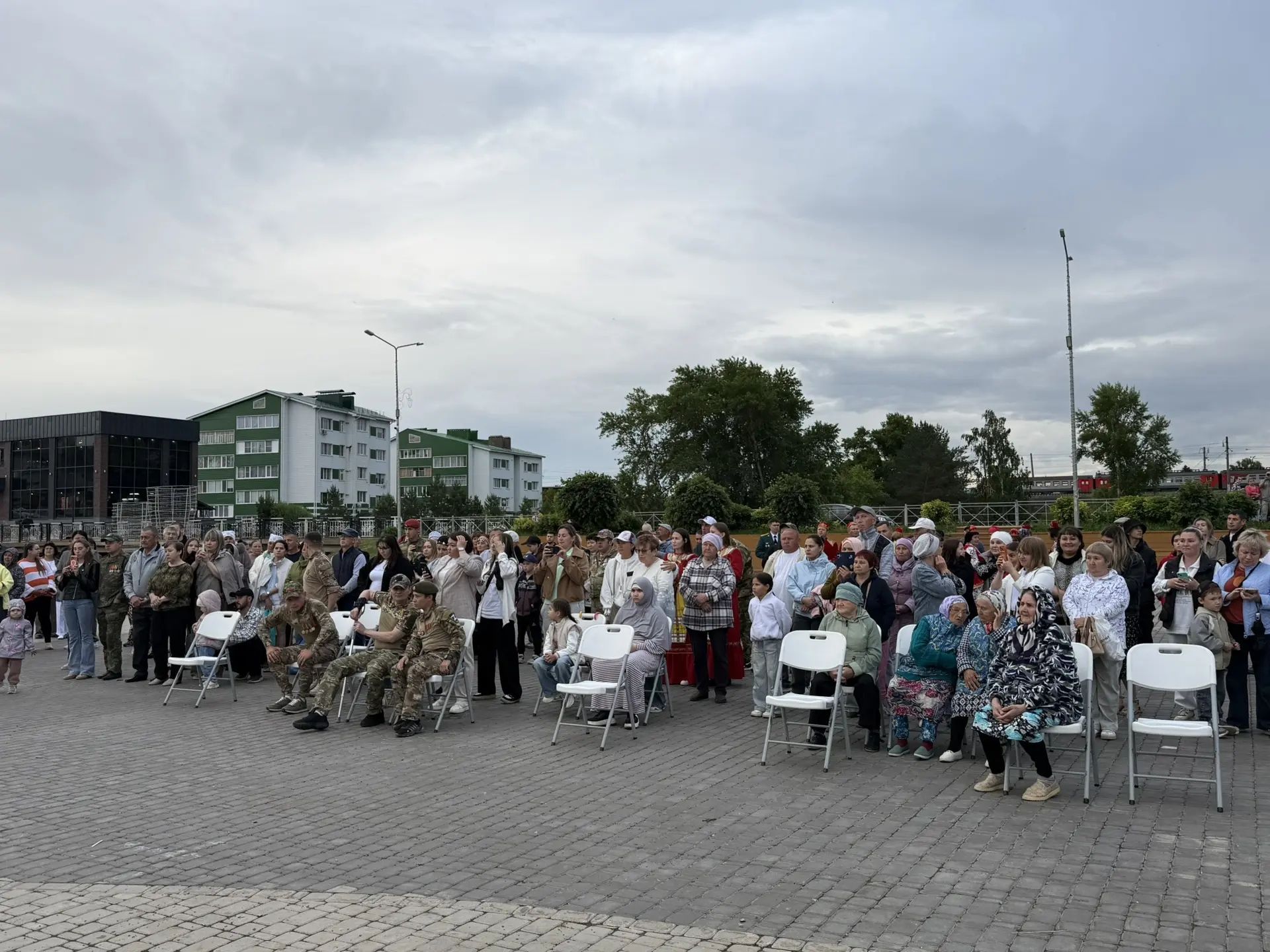 Батырлык, хәтер һәм бердәмлек: Кукмарада хәрбиләрне хөрмәтләделәр (фоторепортаж)
