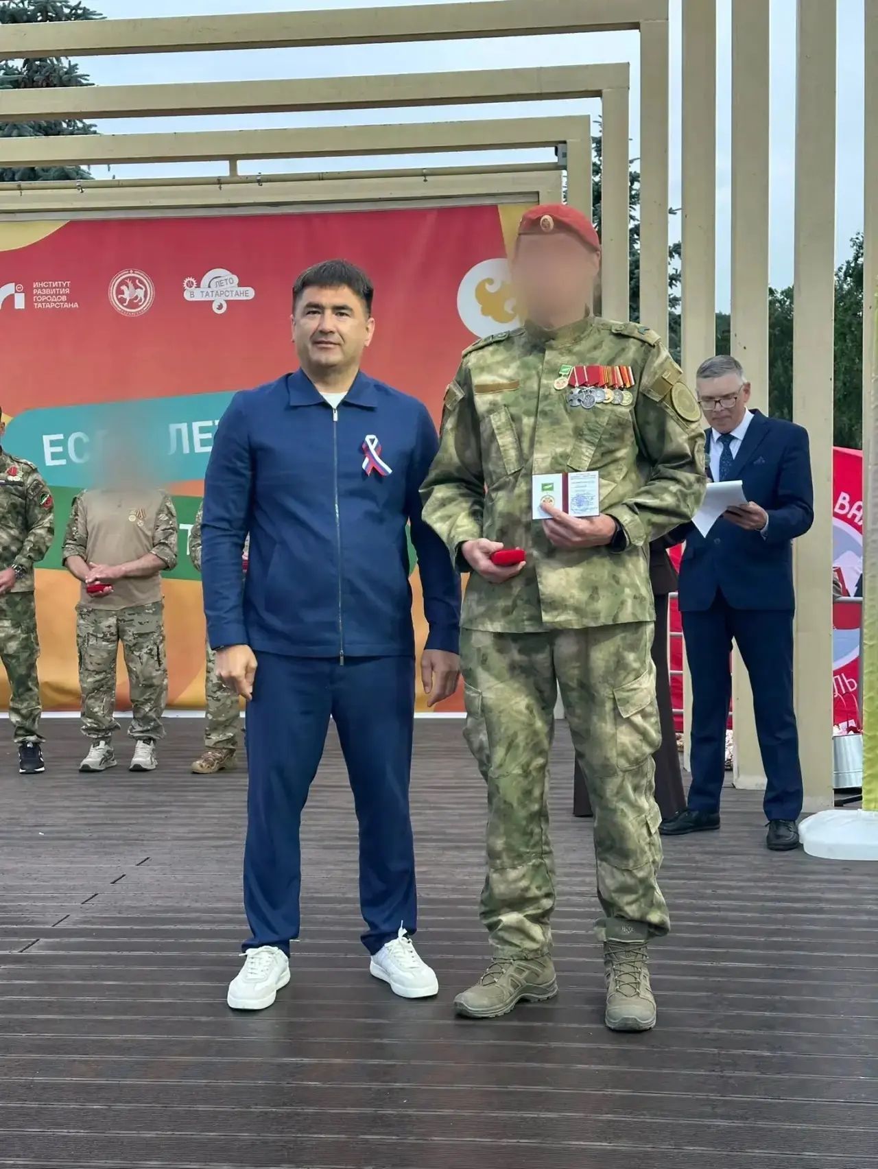 Батырлык, хәтер һәм бердәмлек: Кукмарада хәрбиләрне хөрмәтләделәр (фоторепортаж)
