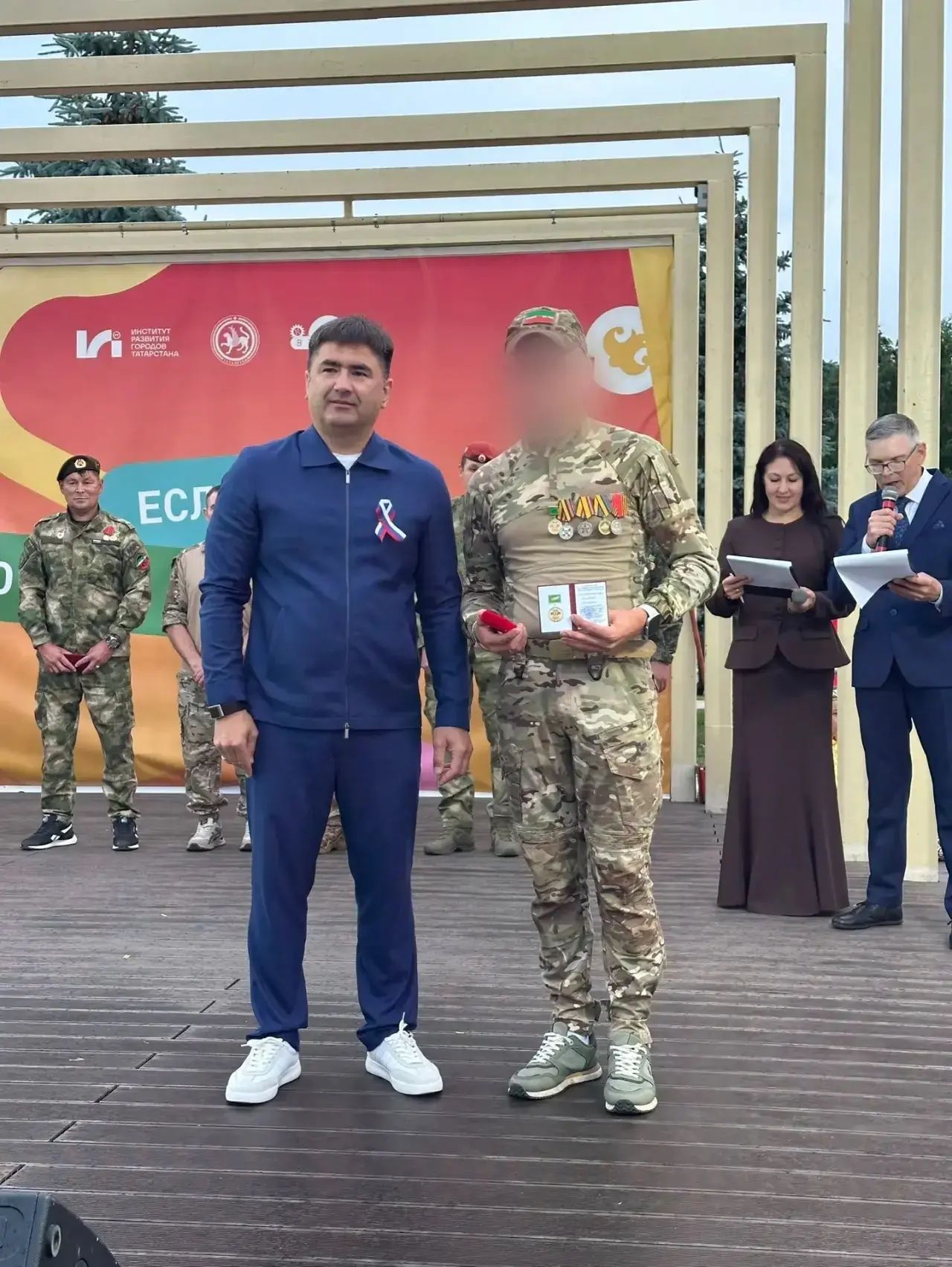 Батырлык, хәтер һәм бердәмлек: Кукмарада хәрбиләрне хөрмәтләделәр (фоторепортаж)