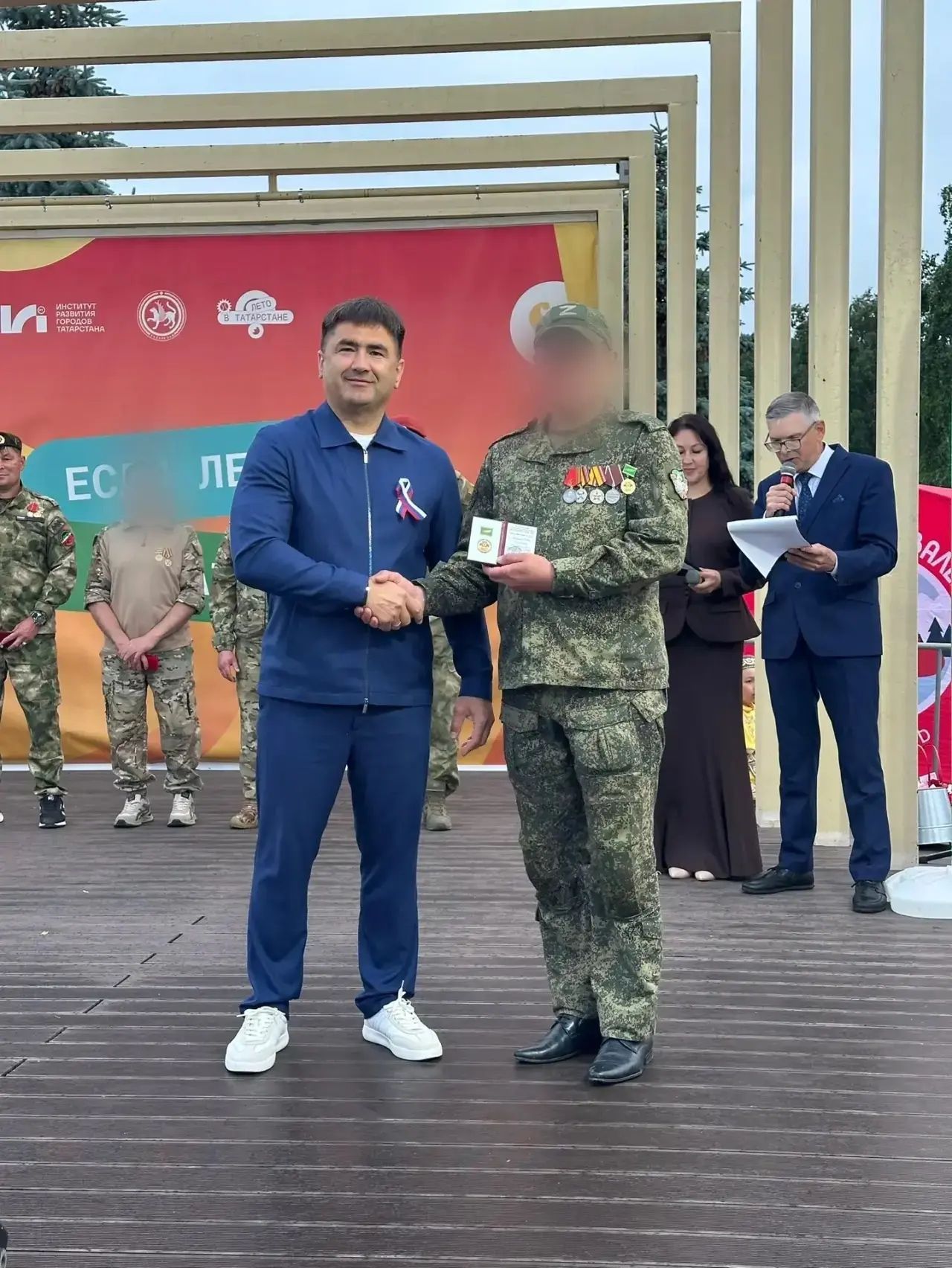 Батырлык, хәтер һәм бердәмлек: Кукмарада хәрбиләрне хөрмәтләделәр (фоторепортаж)