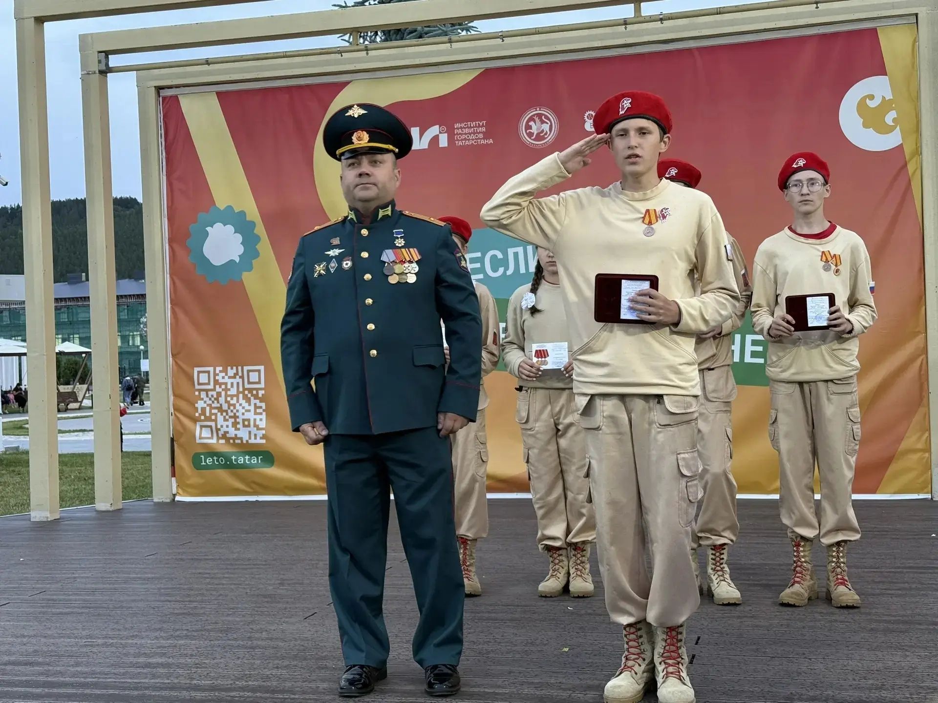 Батырлык, хәтер һәм бердәмлек: Кукмарада хәрбиләрне хөрмәтләделәр (фоторепортаж)