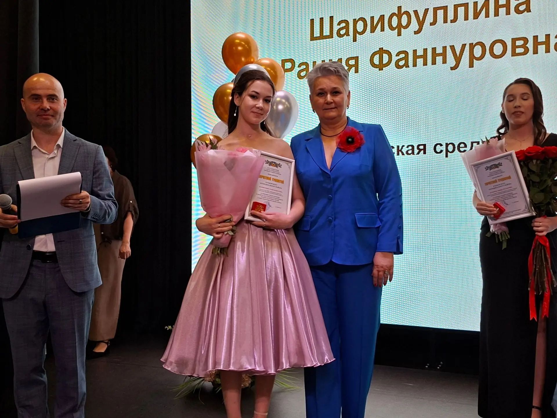 В Кукморской школе №3 прошёл выпускной (фоторепортаж)
