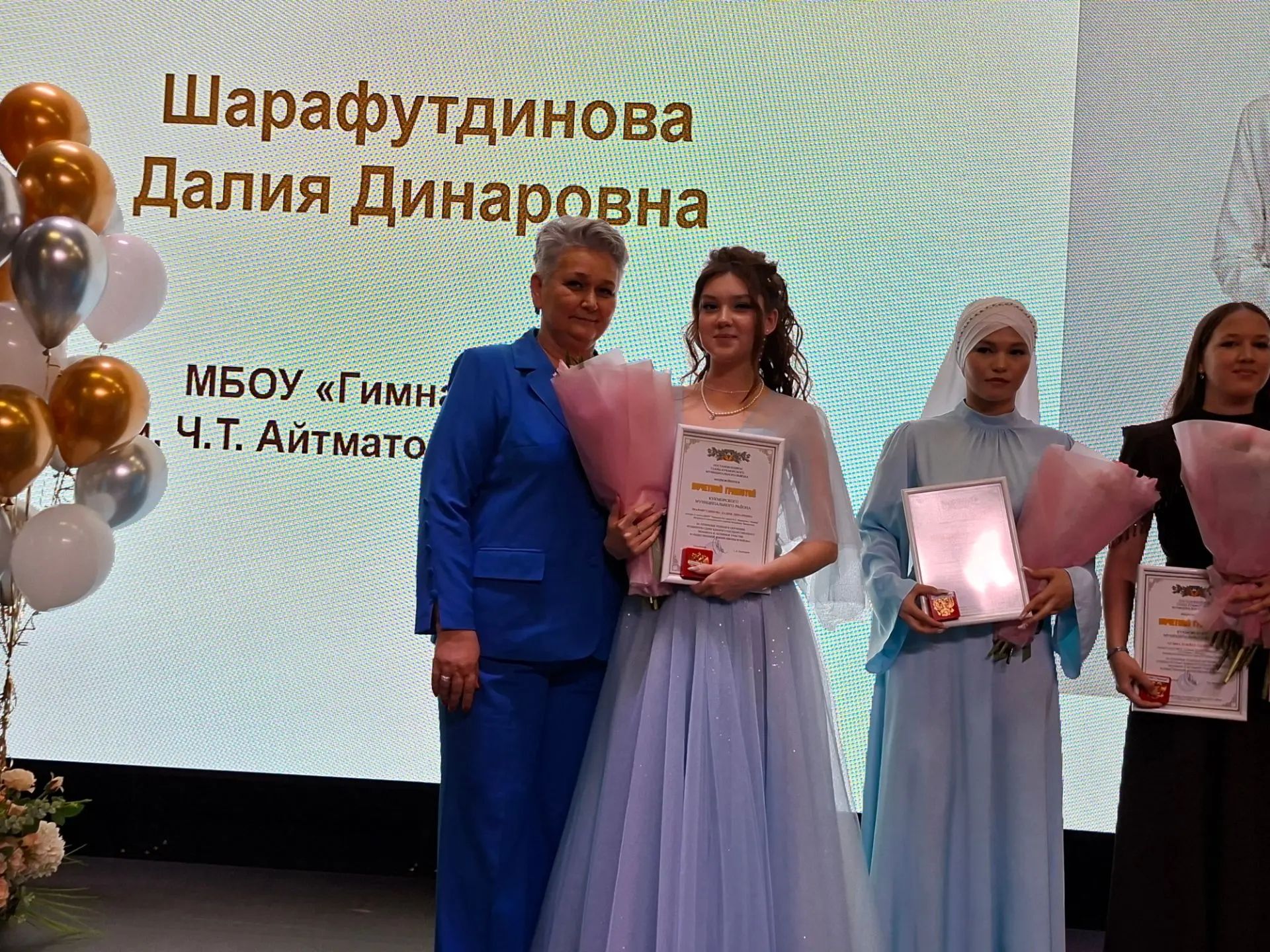 В Кукморской школе №3 прошёл выпускной (фоторепортаж)