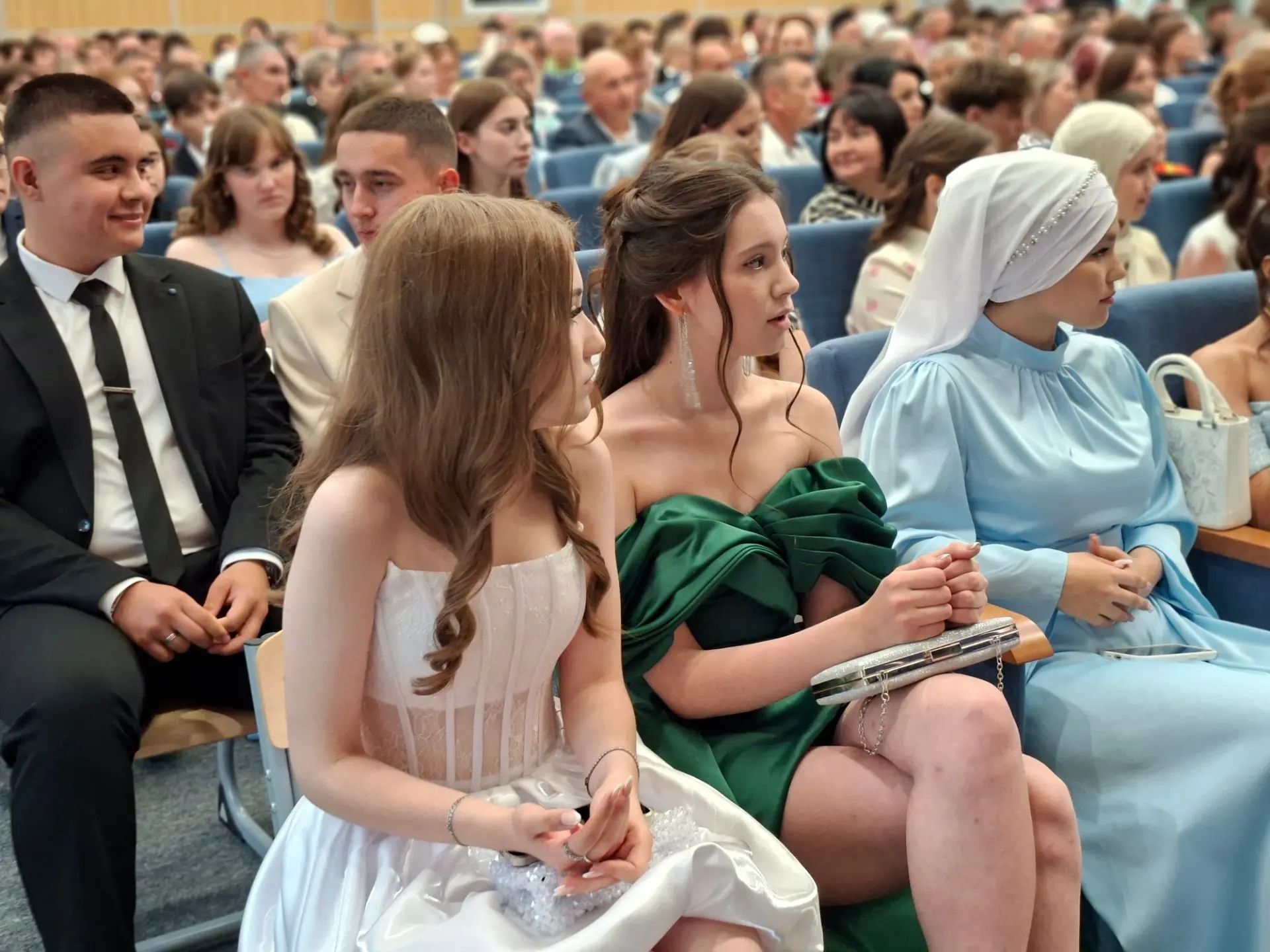 В Кукморской школе №3 прошёл выпускной (фоторепортаж)