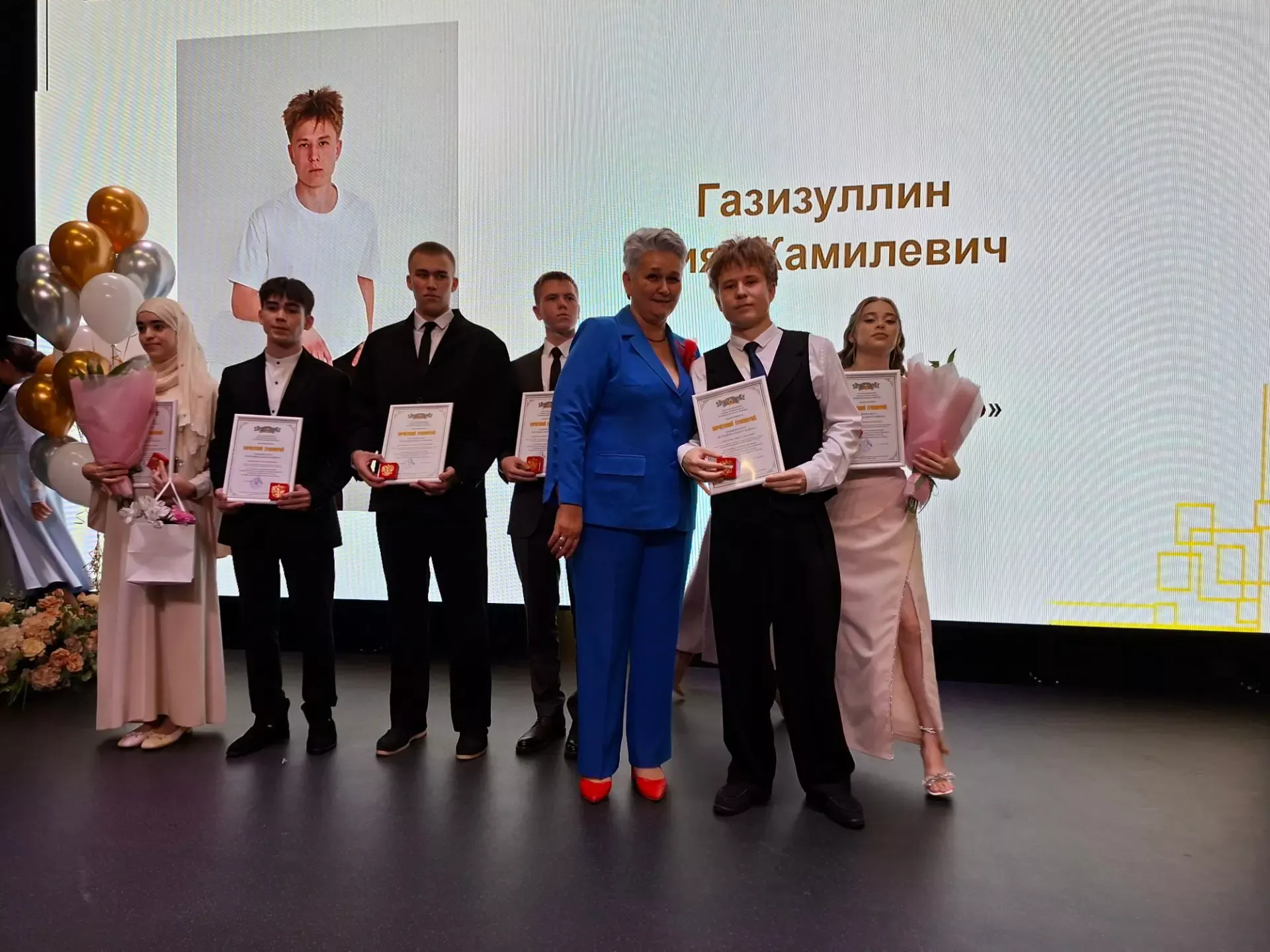 В Кукморской школе №3 прошёл выпускной (фоторепортаж)