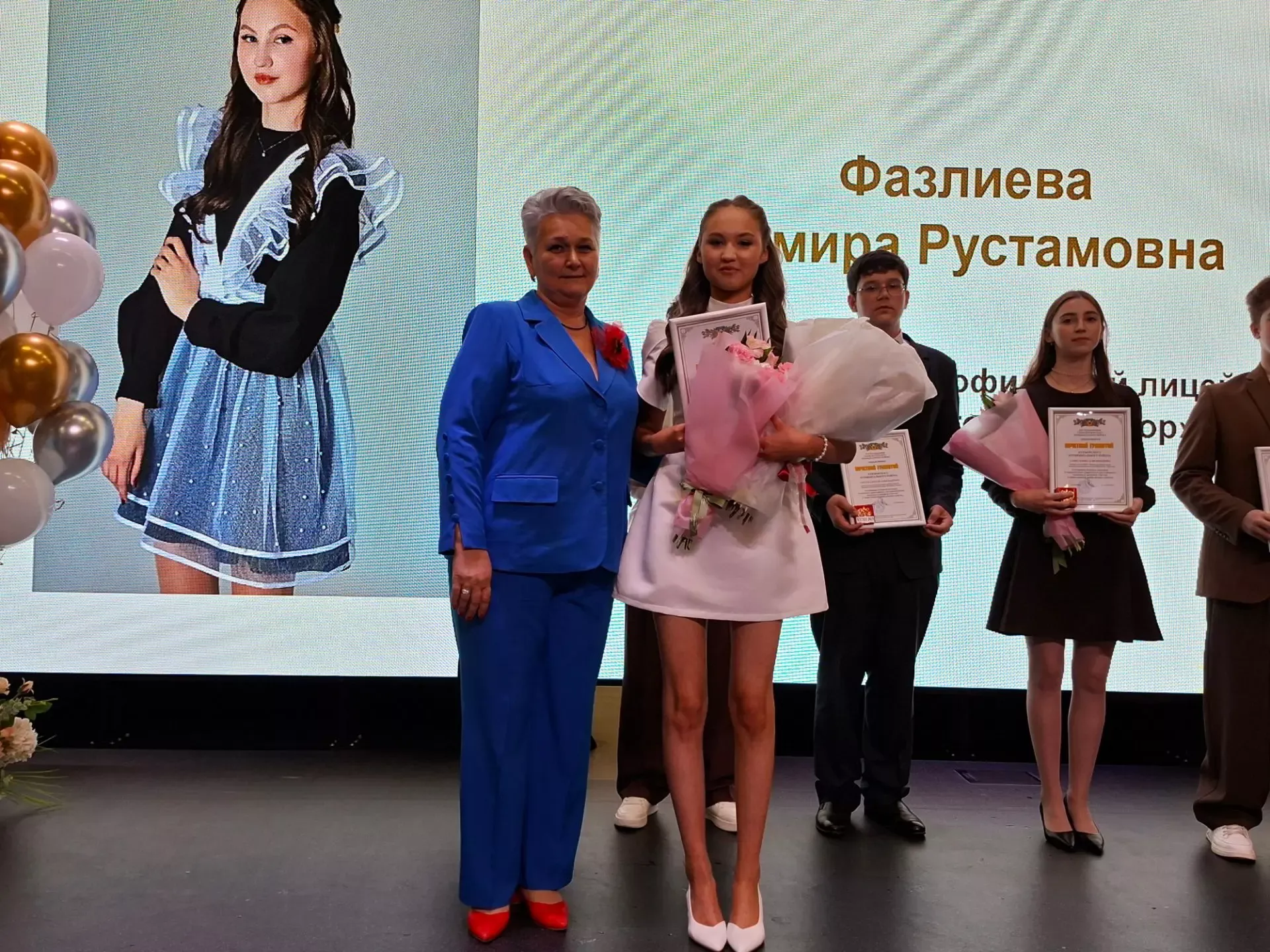 В Кукморской школе №3 прошёл выпускной (фоторепортаж)