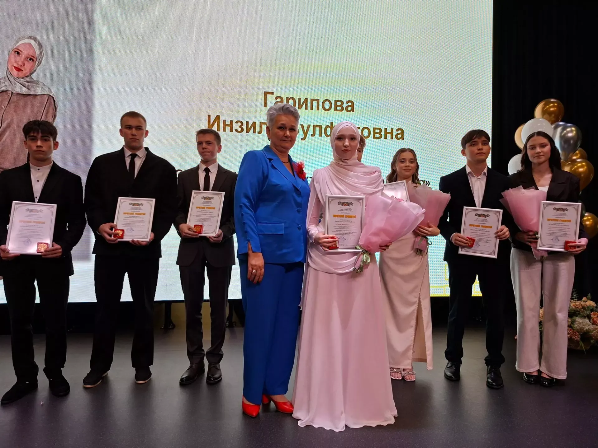 В Кукморской школе №3 прошёл выпускной (фоторепортаж)