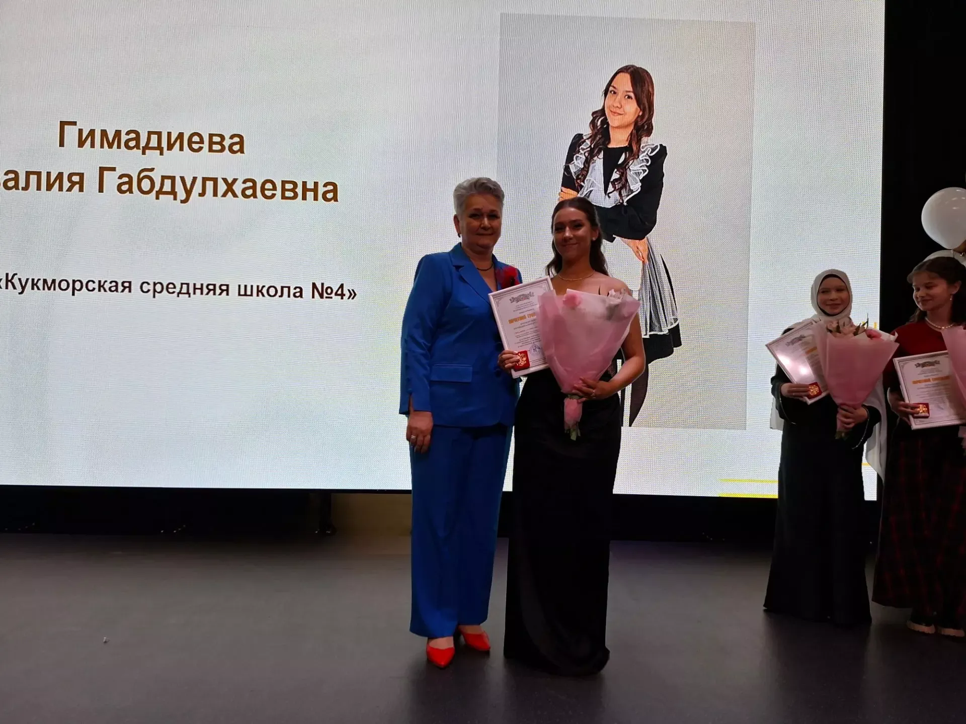 В Кукморской школе №3 прошёл выпускной (фоторепортаж)