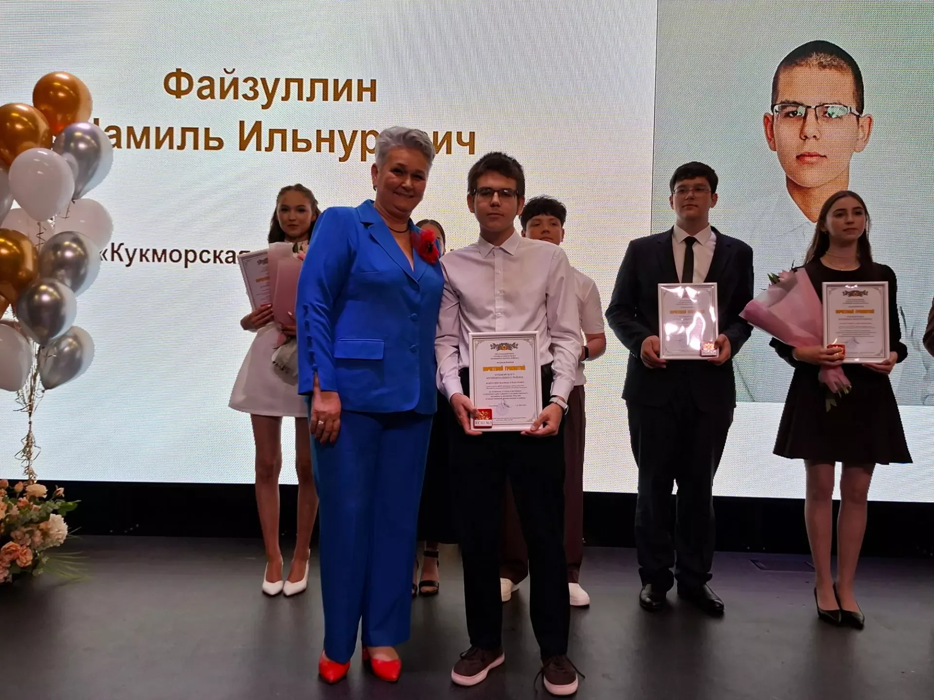 В Кукморской школе №3 прошёл выпускной (фоторепортаж)