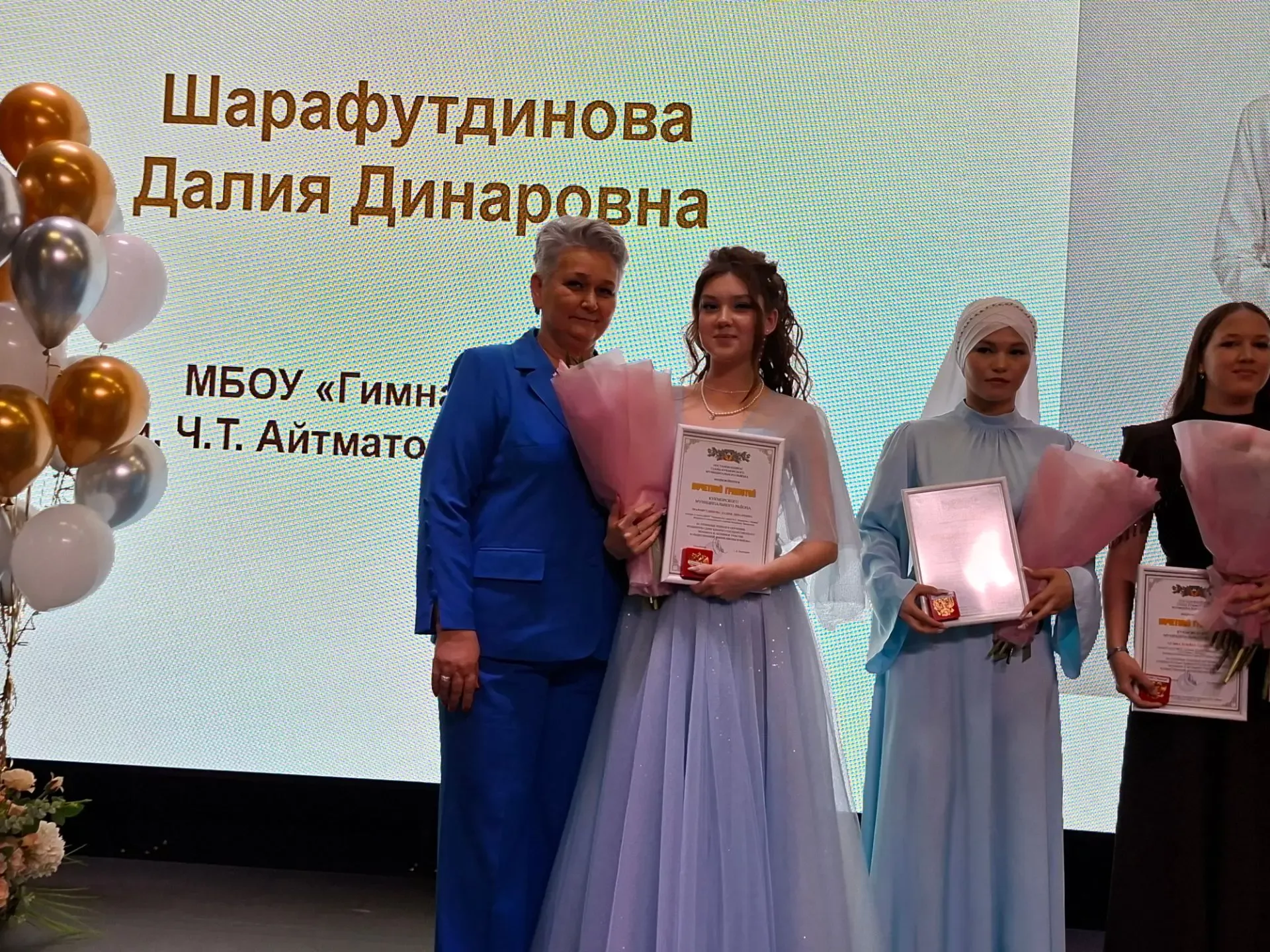 В Кукморской школе №3 прошёл выпускной (фоторепортаж)