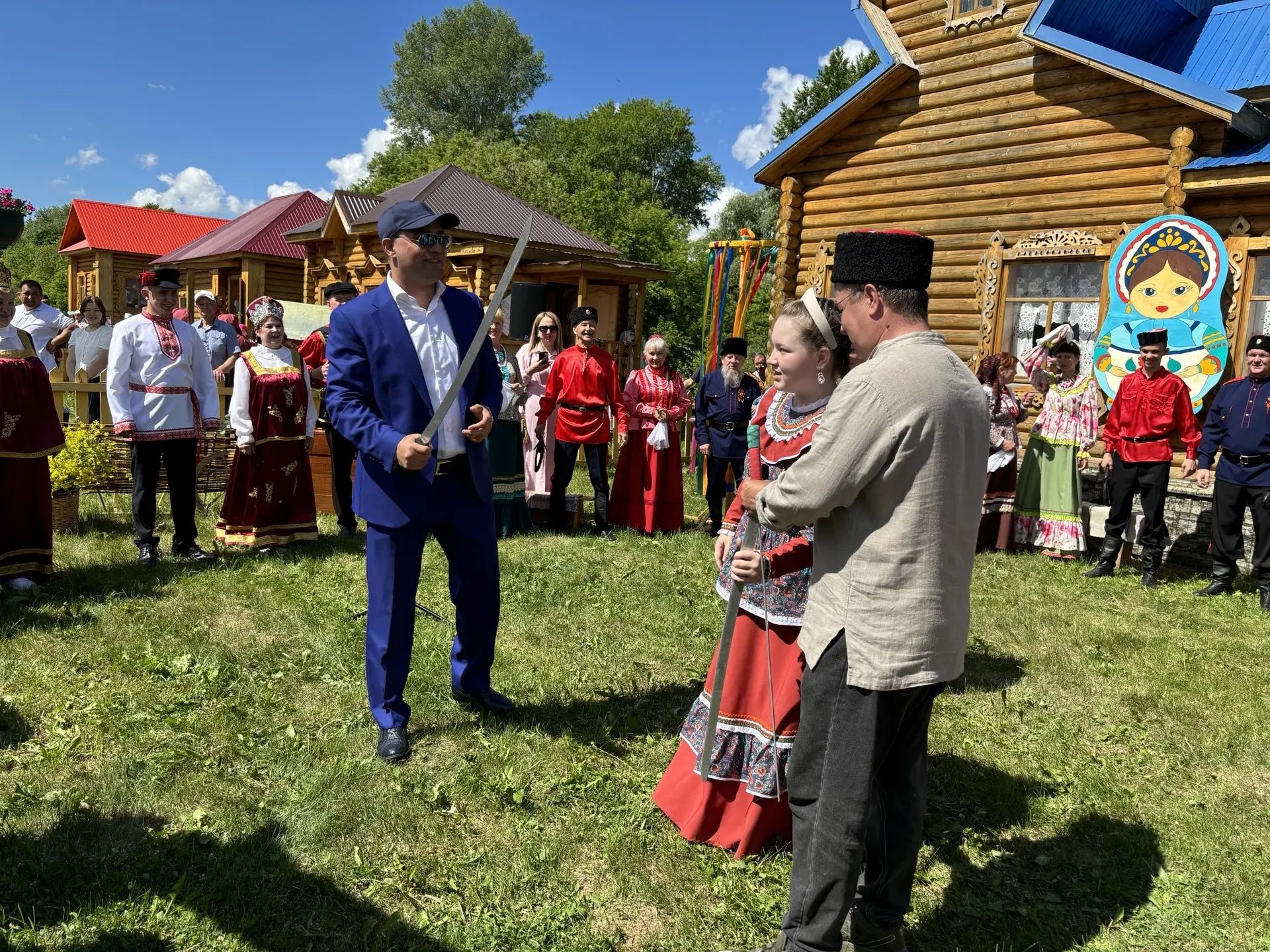 Кукмарада Сабантуй халыкны бер мәйданга туплады