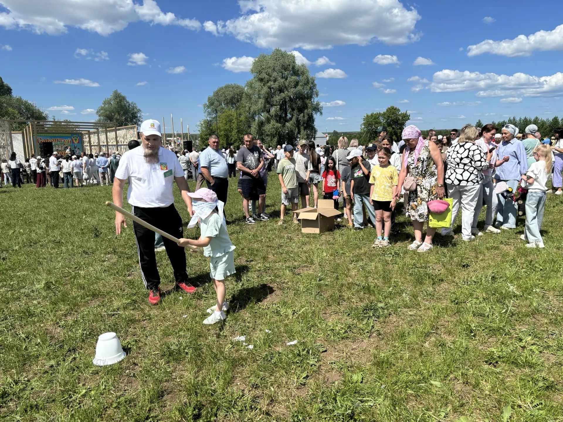 Кукмарада Сабантуй халыкны бер мәйданга туплады