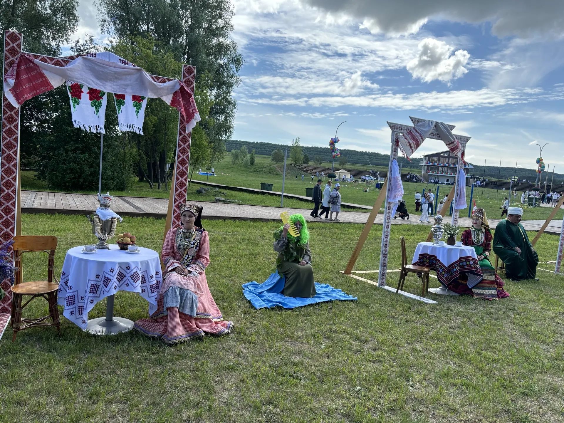 Кукмарада Сабантуй халыкны бер мәйданга туплады