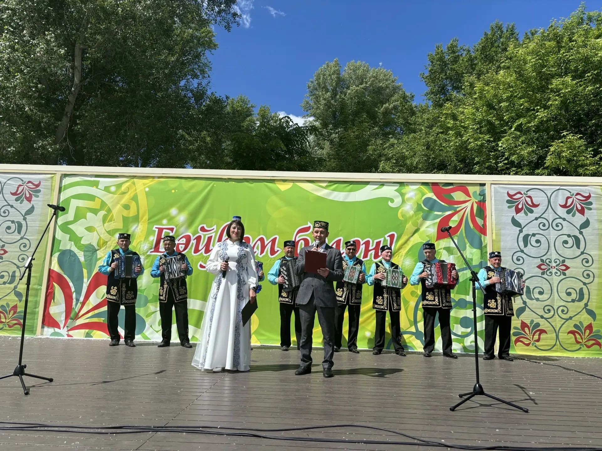 Кукмарада Сабантуй халыкны бер мәйданга туплады