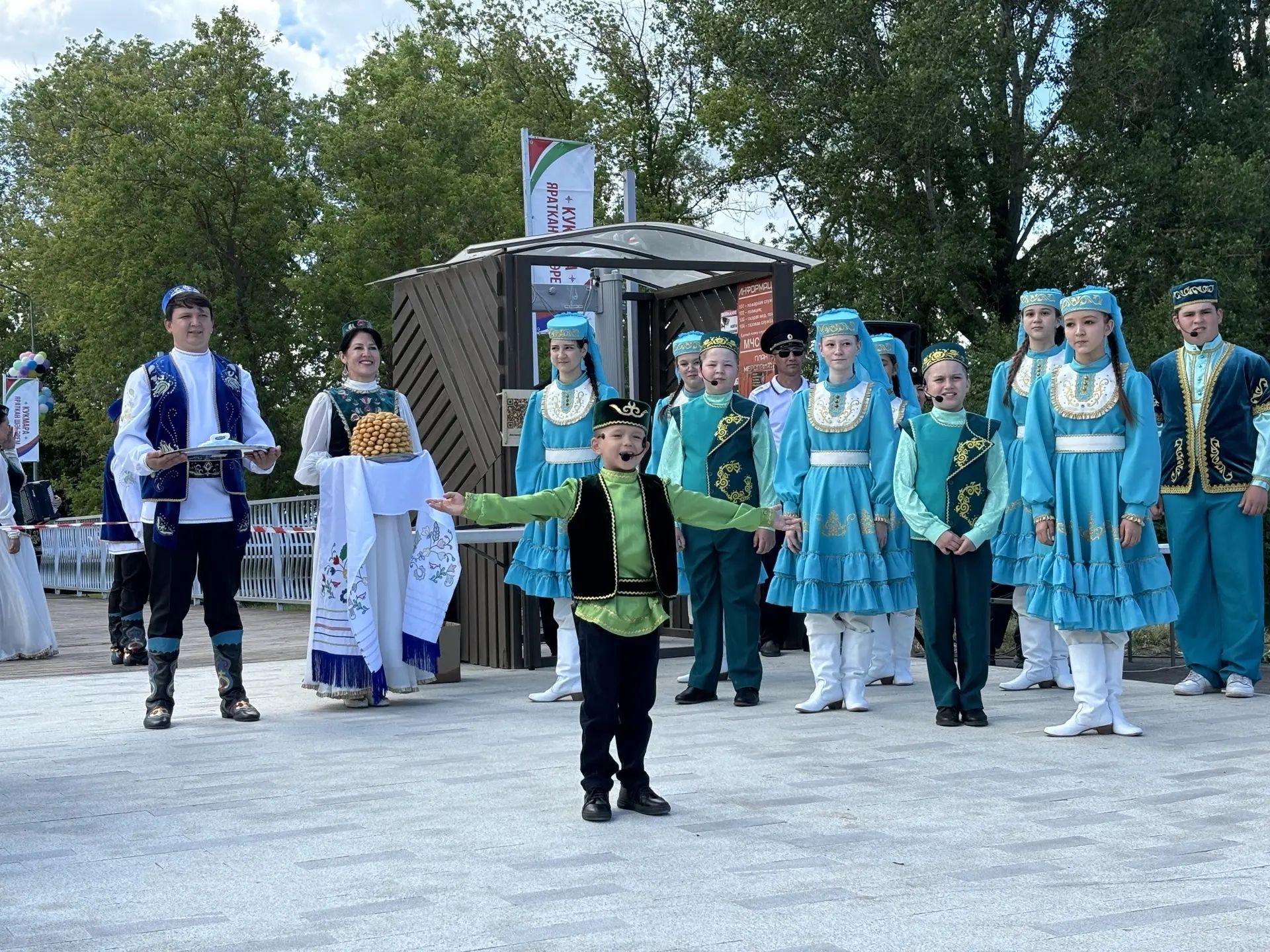 Кукмарада Сабантуй халыкны бер мәйданга туплады