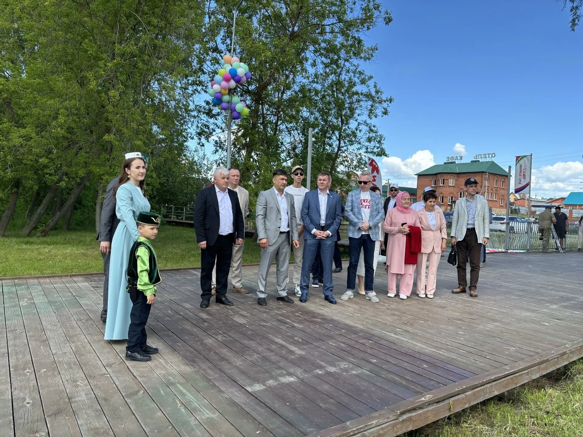 Кукмарада Сабантуй халыкны бер мәйданга туплады