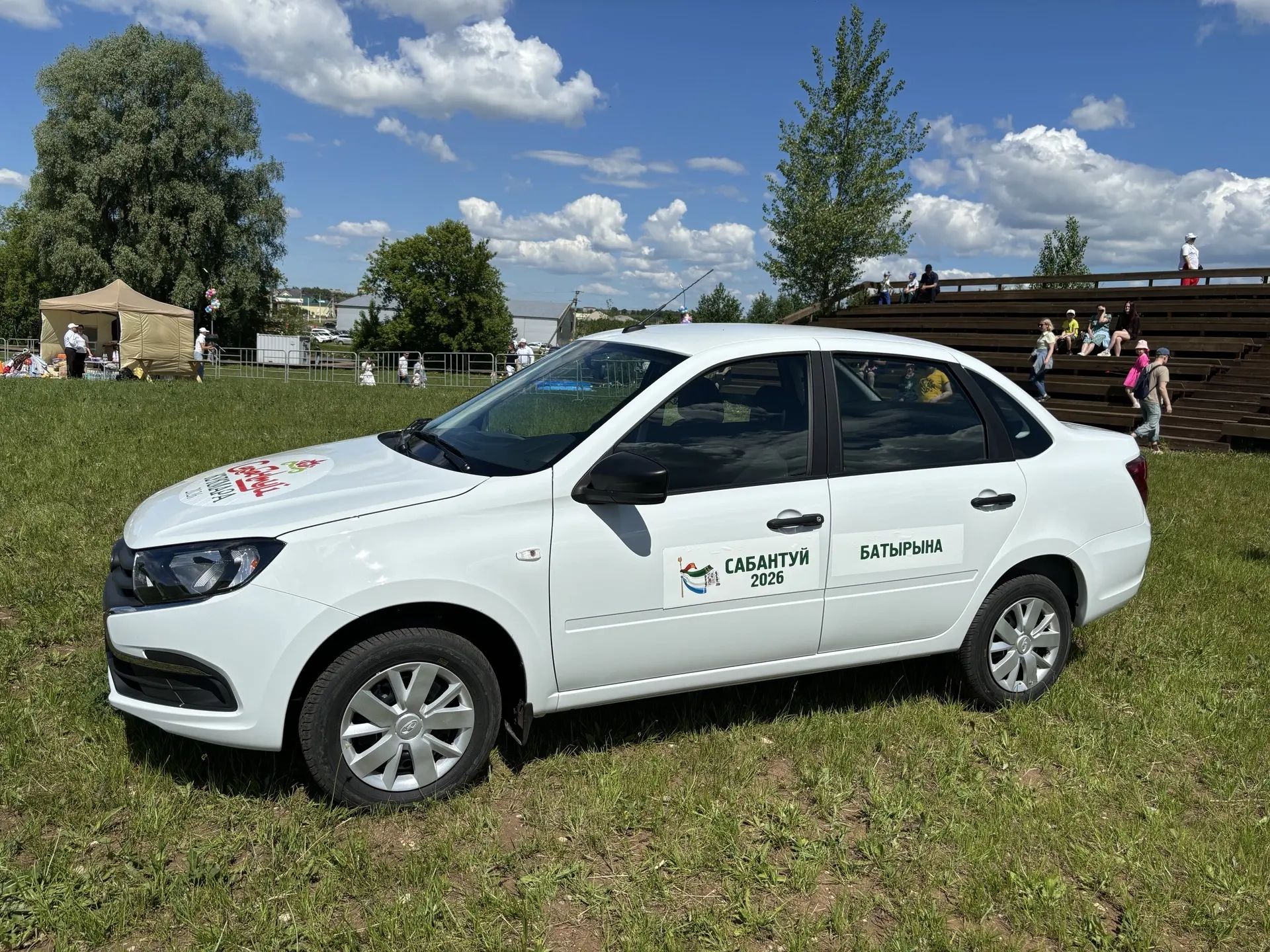 Кукмарада Сабантуй халыкны бер мәйданга туплады