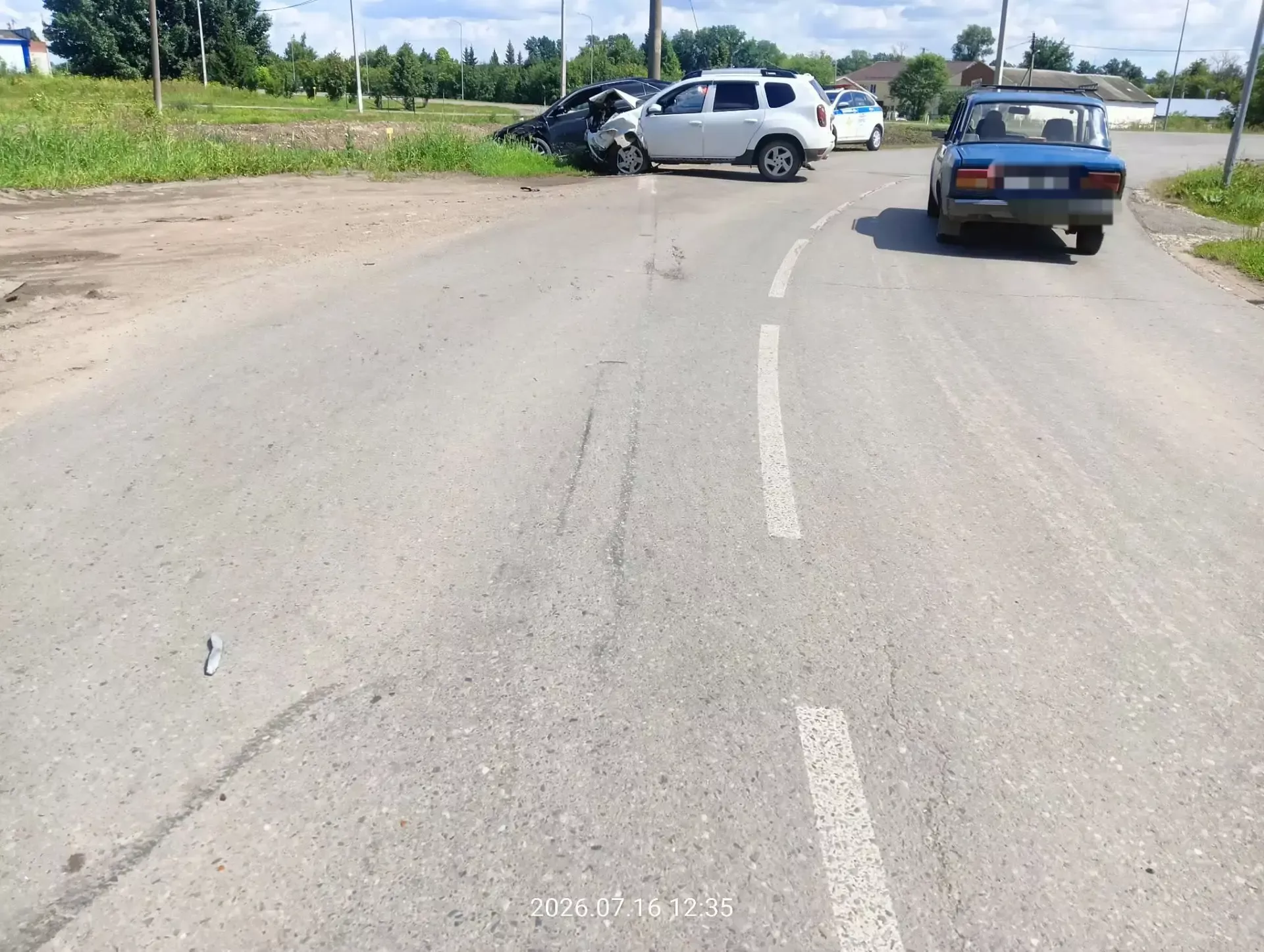 В Кукморе водитель Renault Duster устроил ДТП с двумя встречными автомобилями