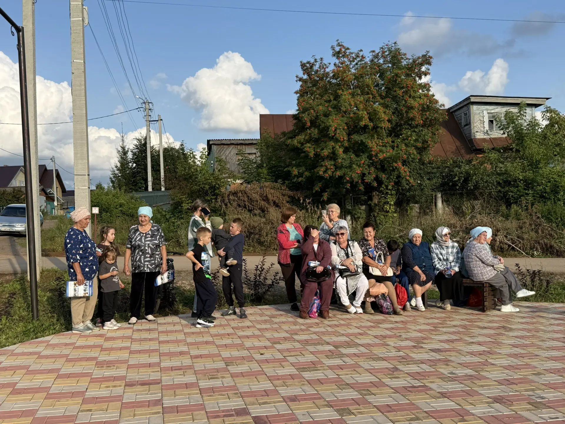 Вечер в кругу друзей: в сквере по улице Толстого города Кукмор прошел праздник для жителей