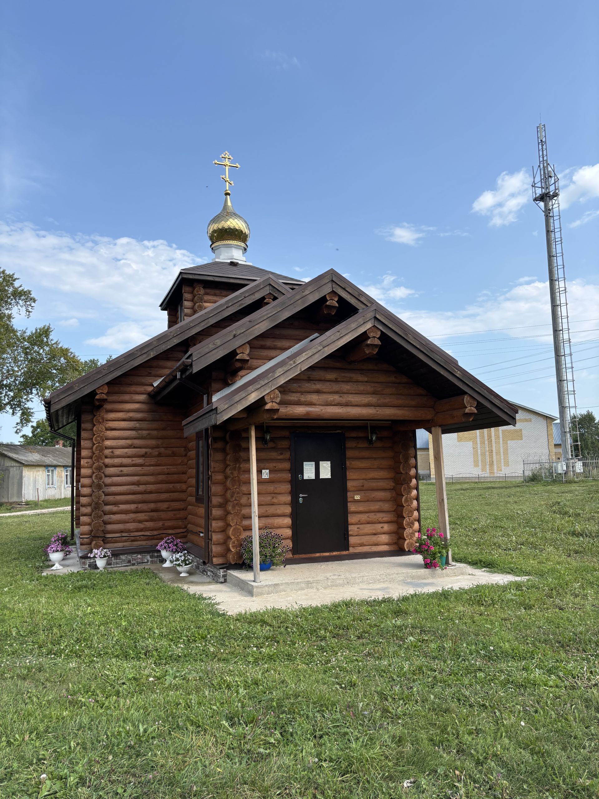 Күңелләрне берләштергән храм: Урта Комар авылында дин йорты сафка басты