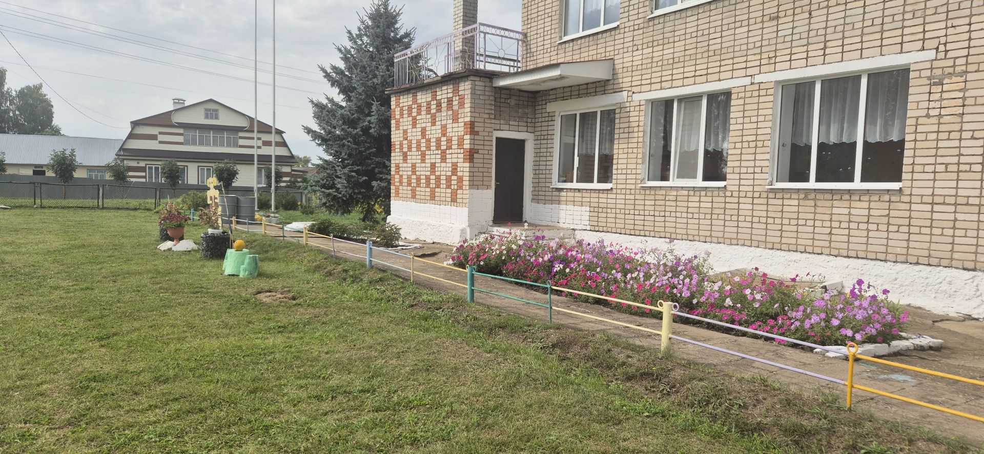Кукмара районындагы мәгариф учреждениеләренең яңа уку елына әзерлеге тикшерелә
