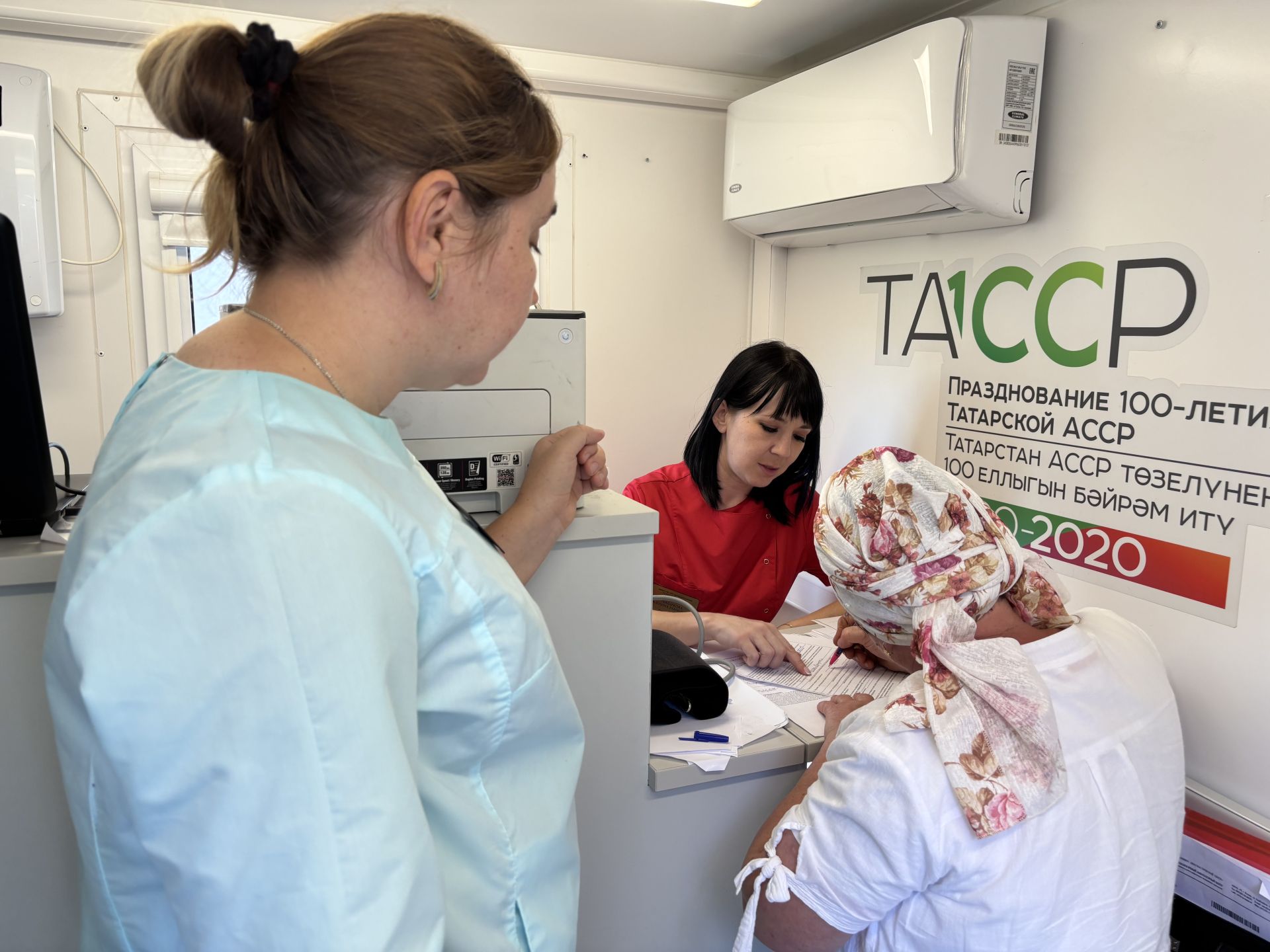 Сәламәтлек — юлда: Кукмара районына «Тәгәрмәчле поликлиника» килде