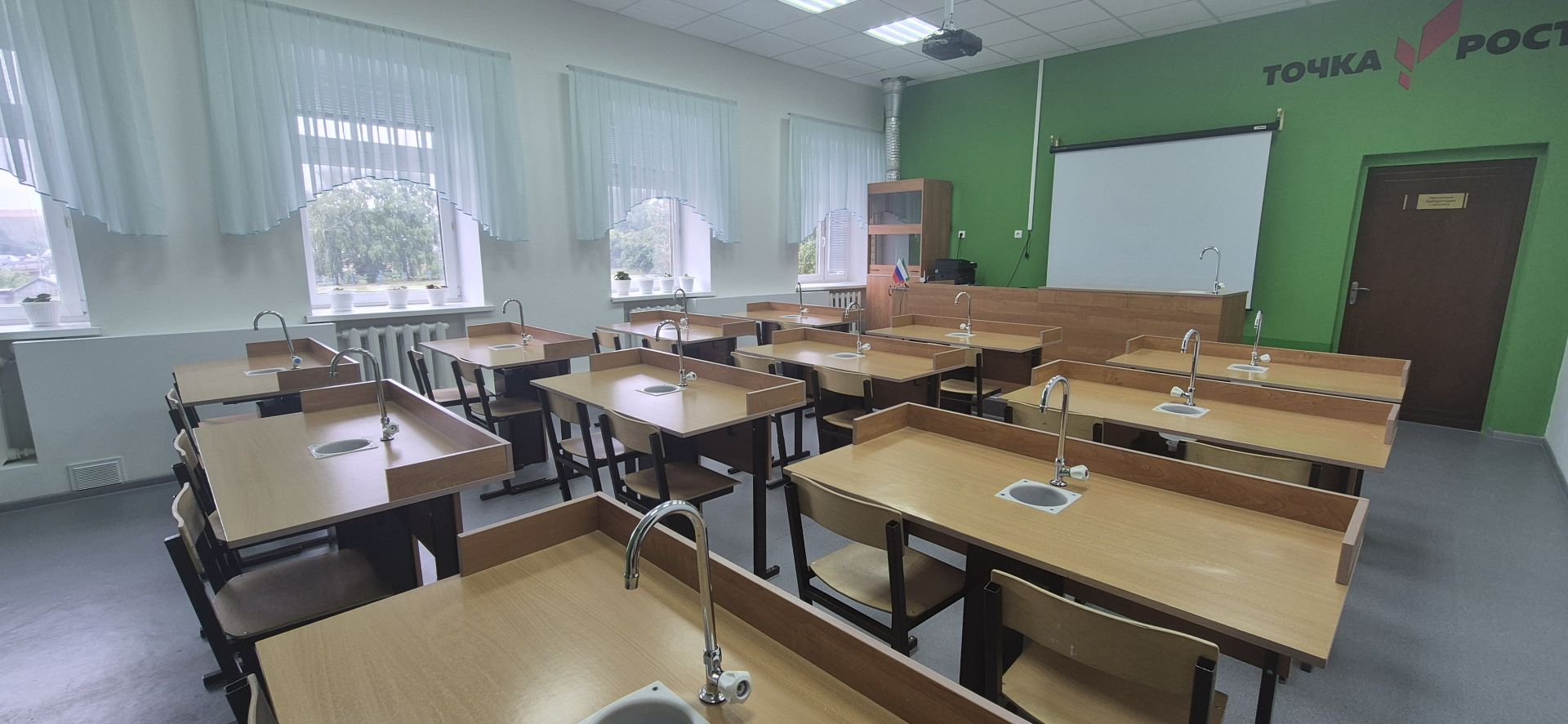 Кукмара районындагы мәгариф учреждениеләренең яңа уку елына әзерлеген тикшерелә