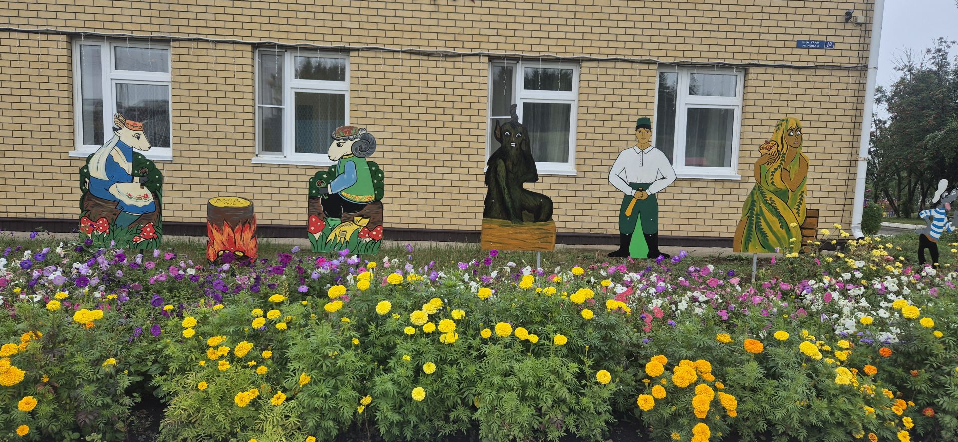Кукмара районындагы мәгариф учреждениеләренең яңа уку елына әзерлеген тикшерелә