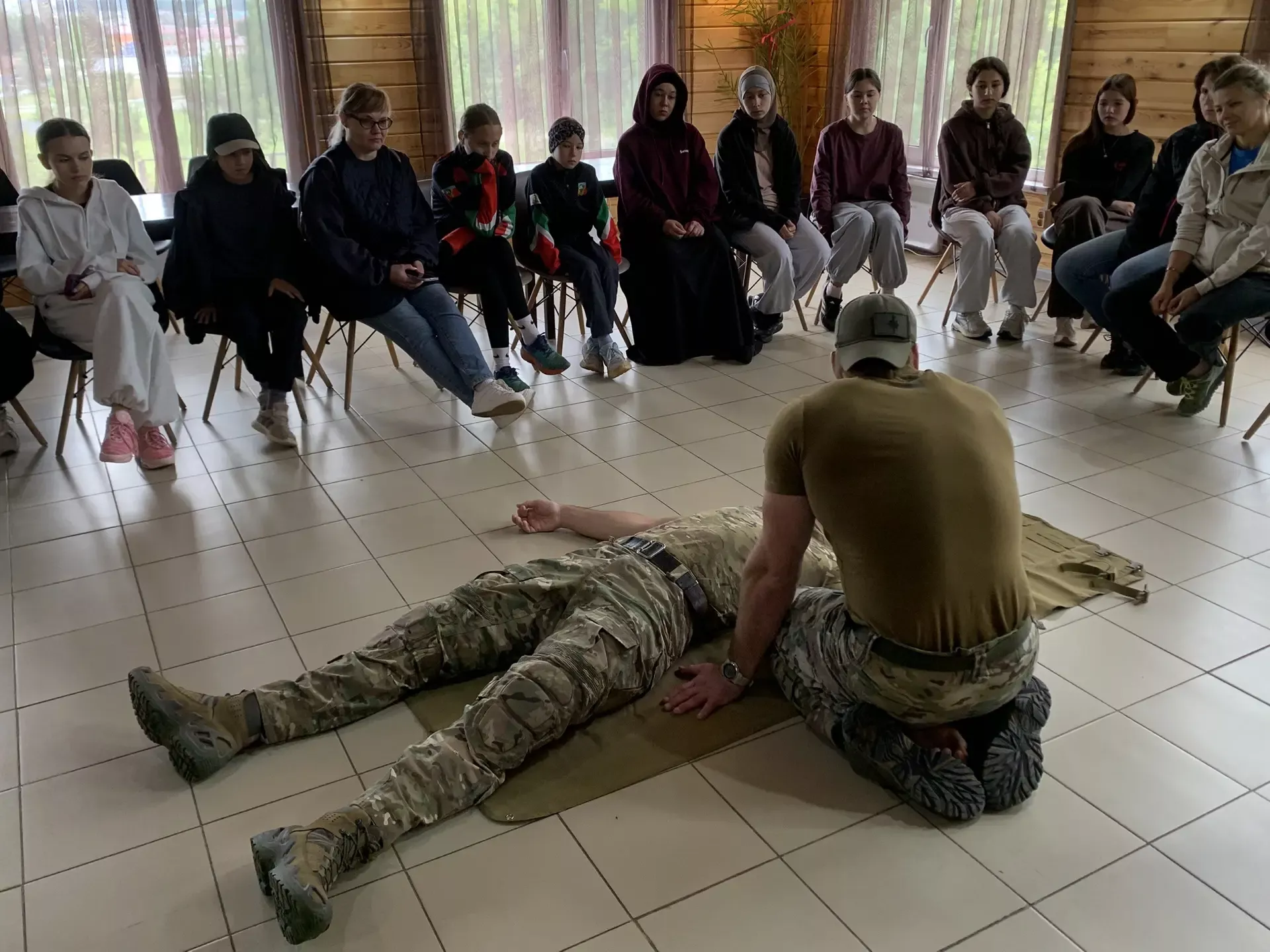 Белемнең артыгы юк: Кукмарада тактик медицина буенча уку-өйрәнүләр узды