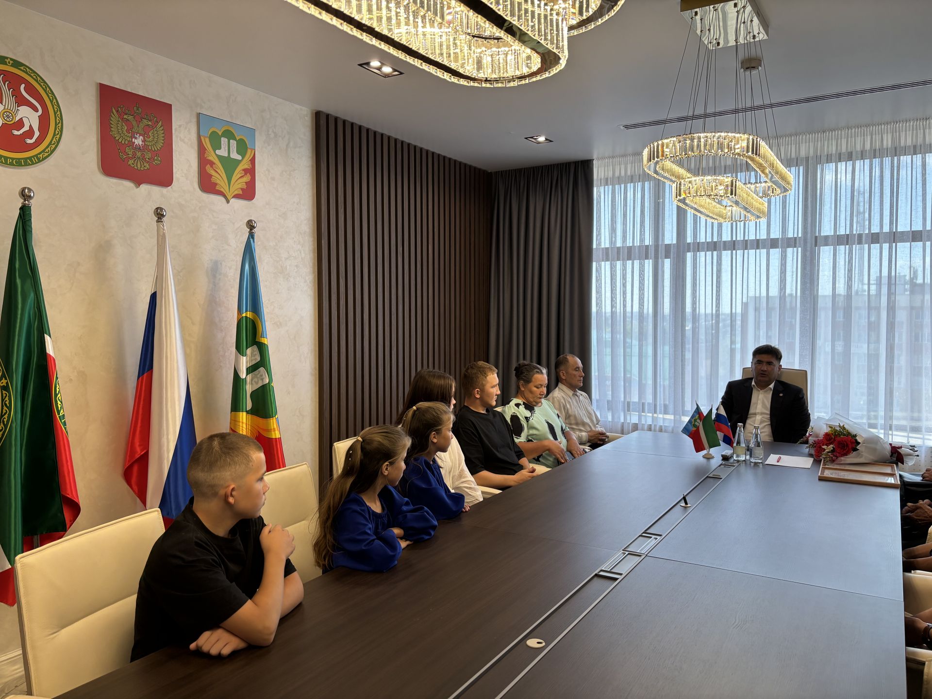 Кукмарада күпбалалы гаиләләргә торак сертификатлары тапшырылды