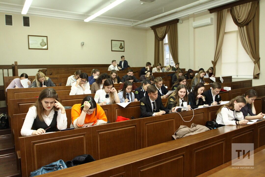В Татарстане в 100 школах и 35 колледжах открылись кружки по искусственному интеллекту
