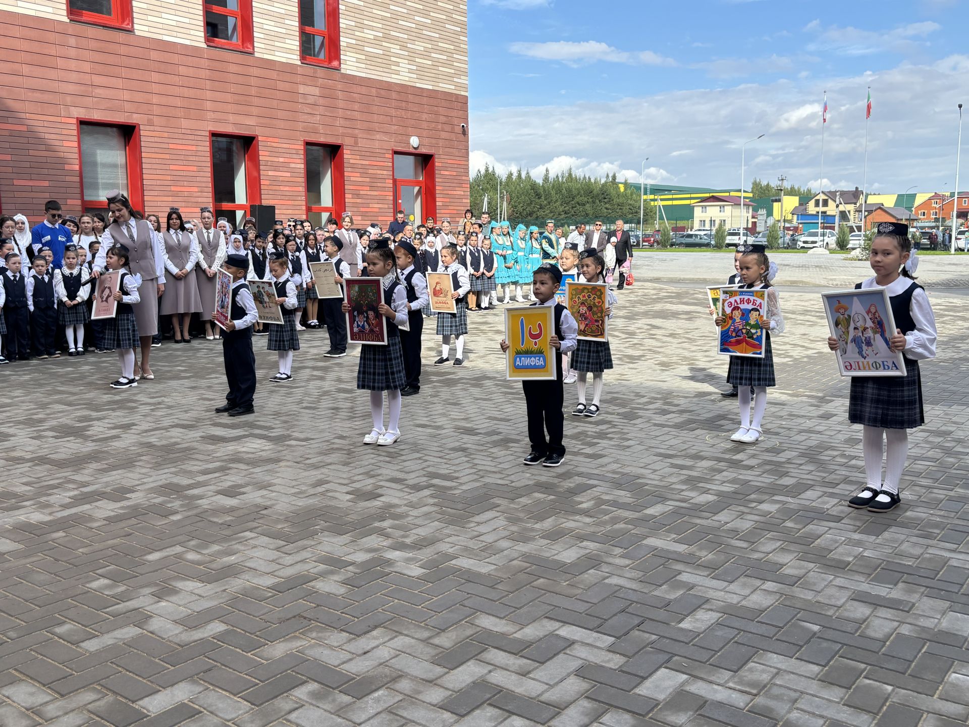 Кукмара районында Белем көне яңа мәктәпләр һәм яңартылган биналар белән башланды (фоторепортаж)