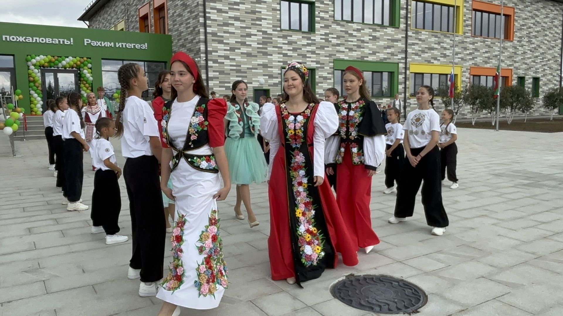 Кукмара районында Белем көне яңа мәктәпләр һәм яңартылган биналар белән башланды (фоторепортаж)