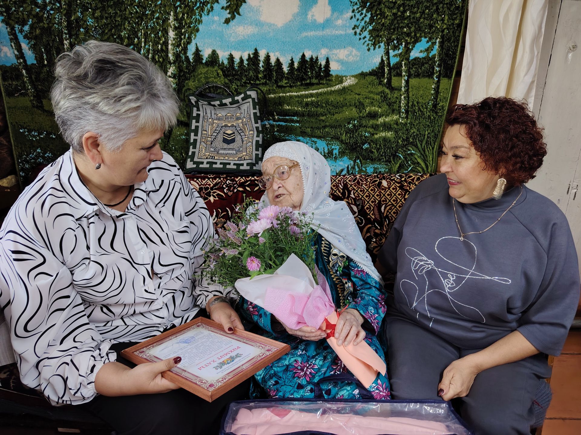 Өркеш авылында яшәүче Фатыйма Галәвиева 98 яшен билгеләп үтә