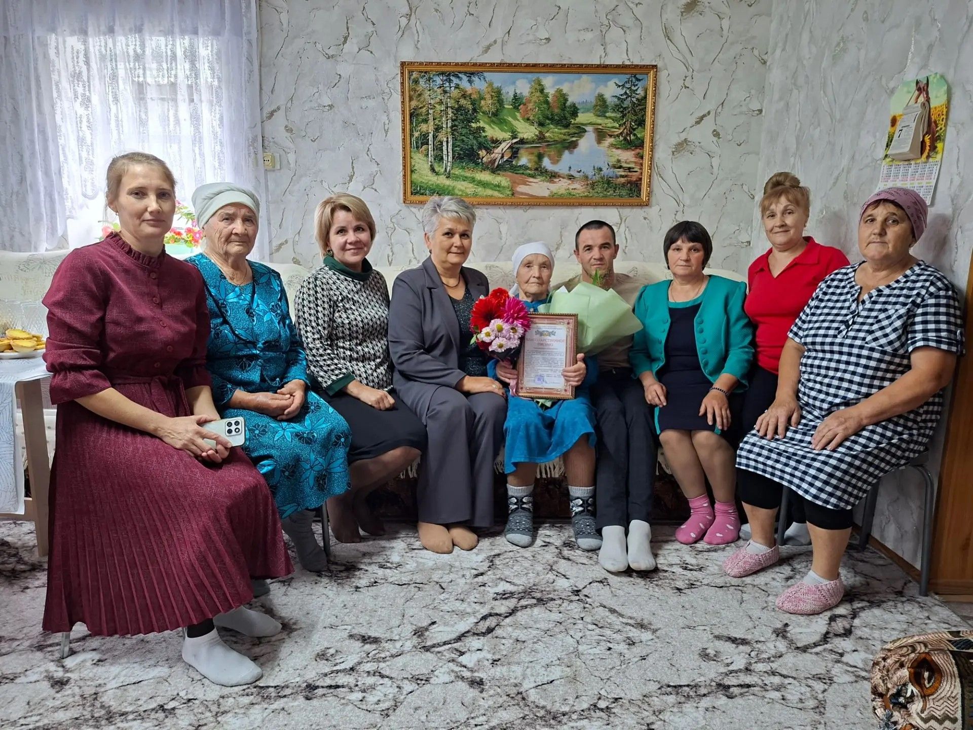 В Кукморском районе поздравили тружениц тыла Зинаиду Нагорнову и Анну Кузьмину со юбилеями