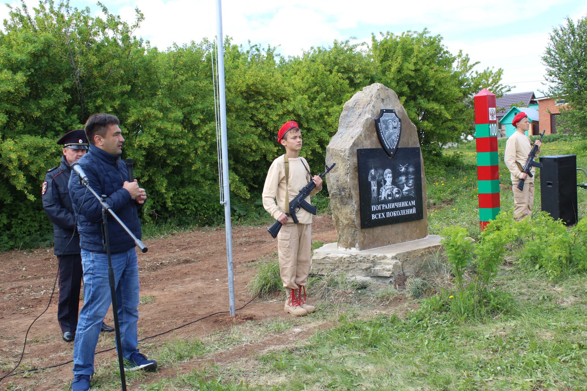 Памятник пограничникам установили в Кукморе