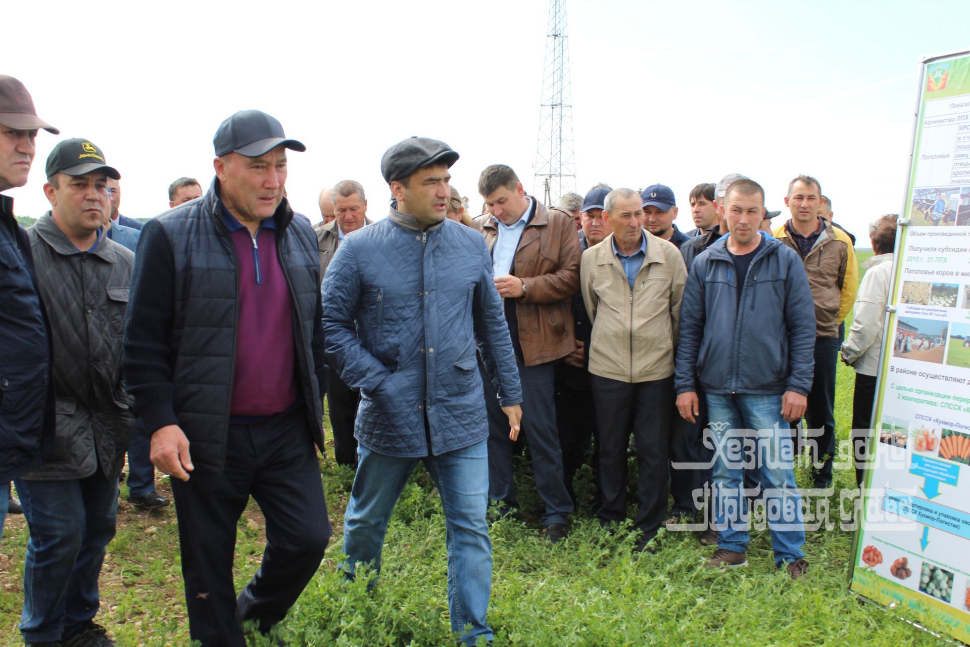 Марат Ахметов ознакомился с ходом полевых работ в Кукморском районе