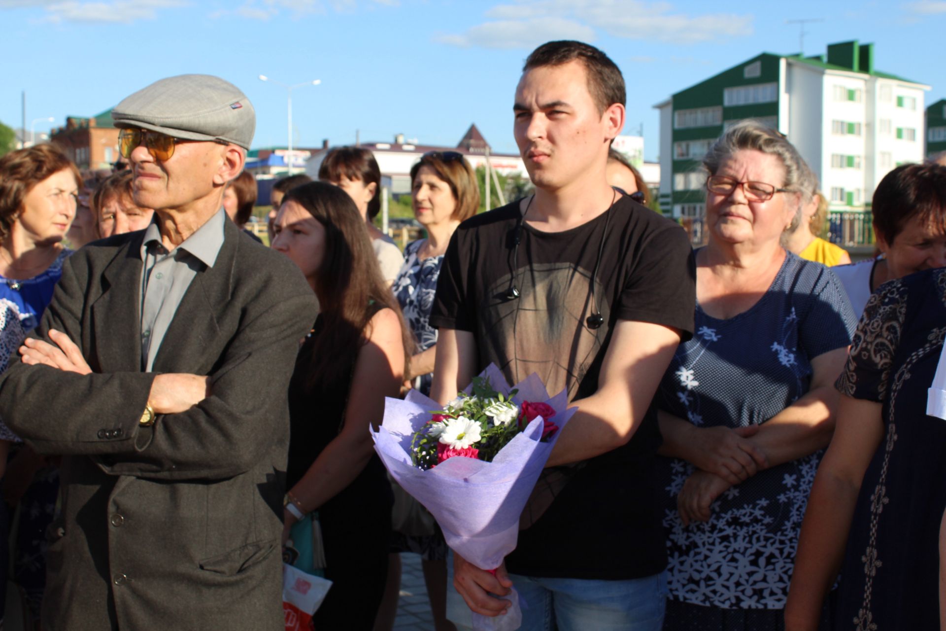 217 выпускников школ района собрались на выпускной бал в Кукморе