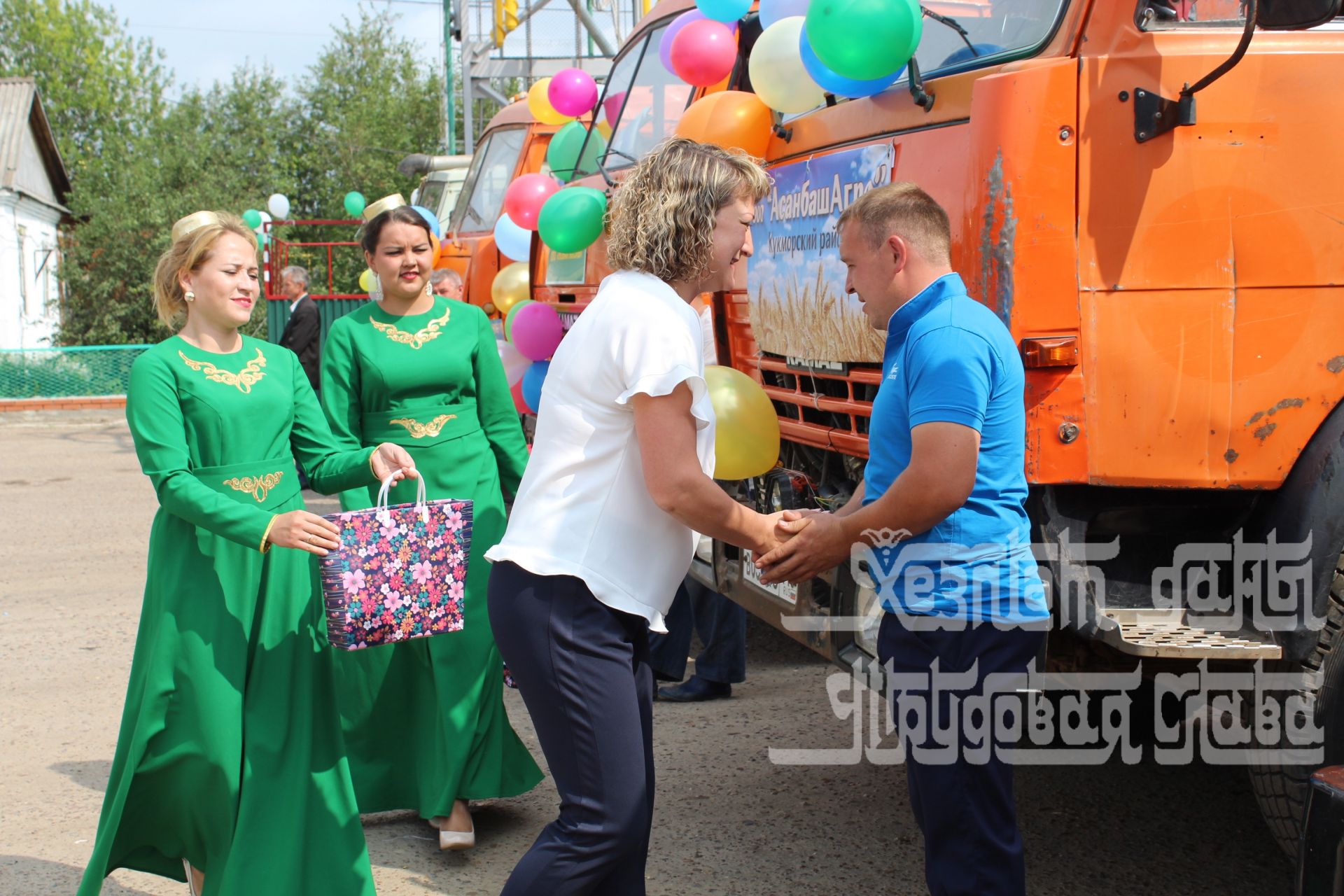 Кукморский элеватор принял обозы с зерном нового урожая