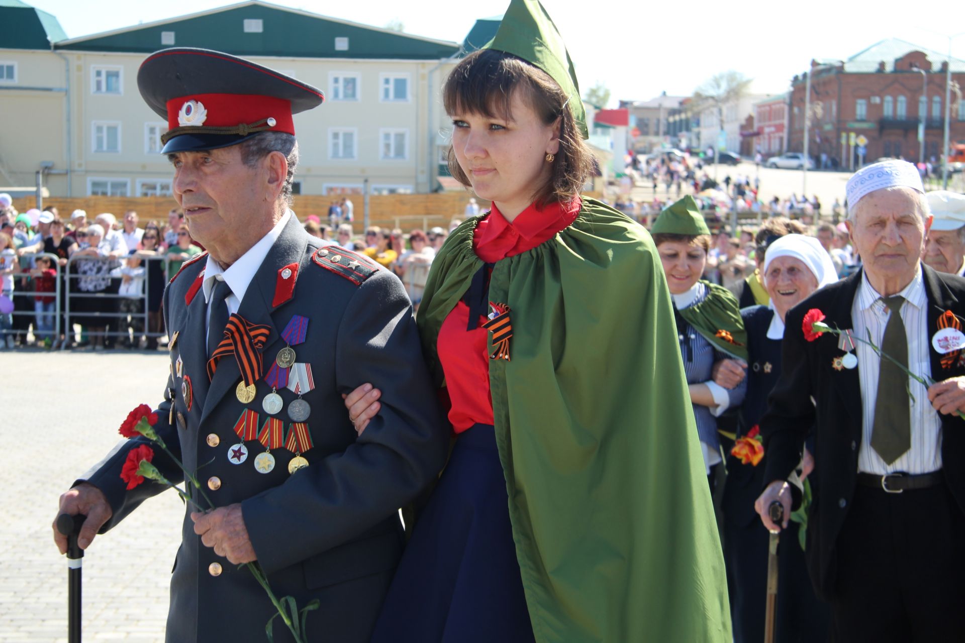 Парад военной техники и шествие "Бессмертного полка" прошли в Кукморе в честь Дня Победы