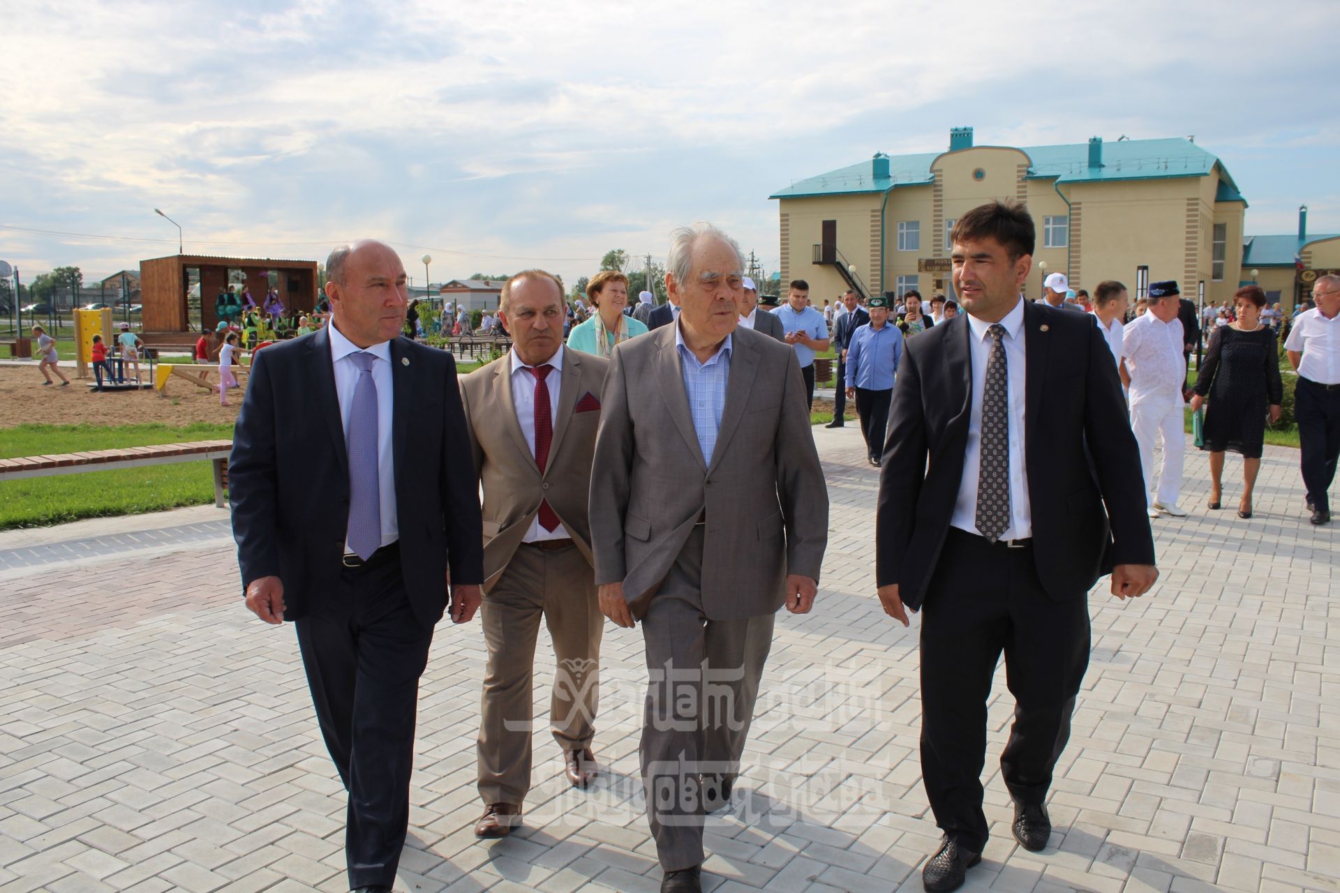 Вахиттә парк ачылышында Татарстанның беренче Президенты катнашты