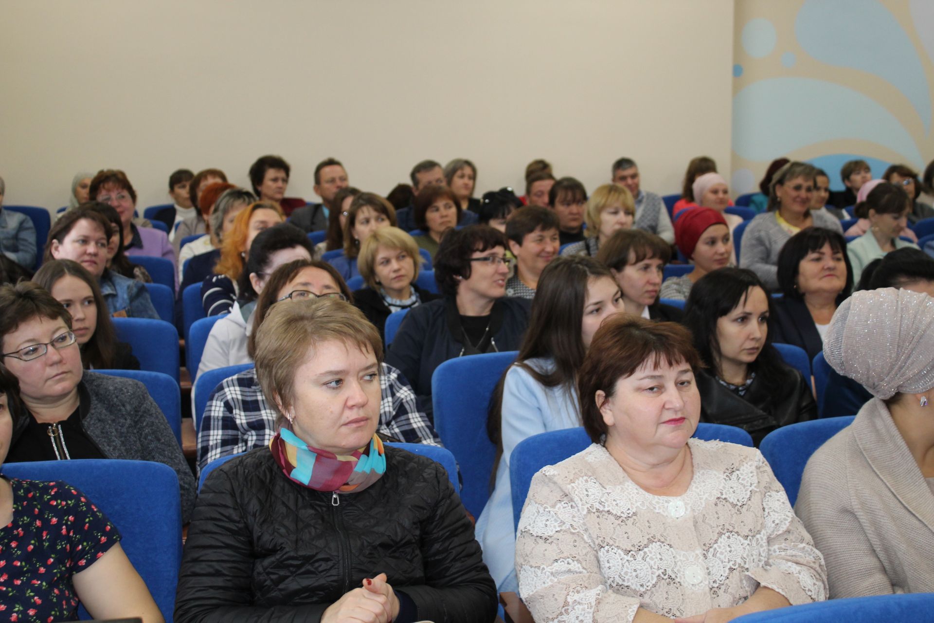 В Кукморе прошло выездное заседание парламентского объединения женщин-депутатов «Мэрхэмэт – Милосердие»