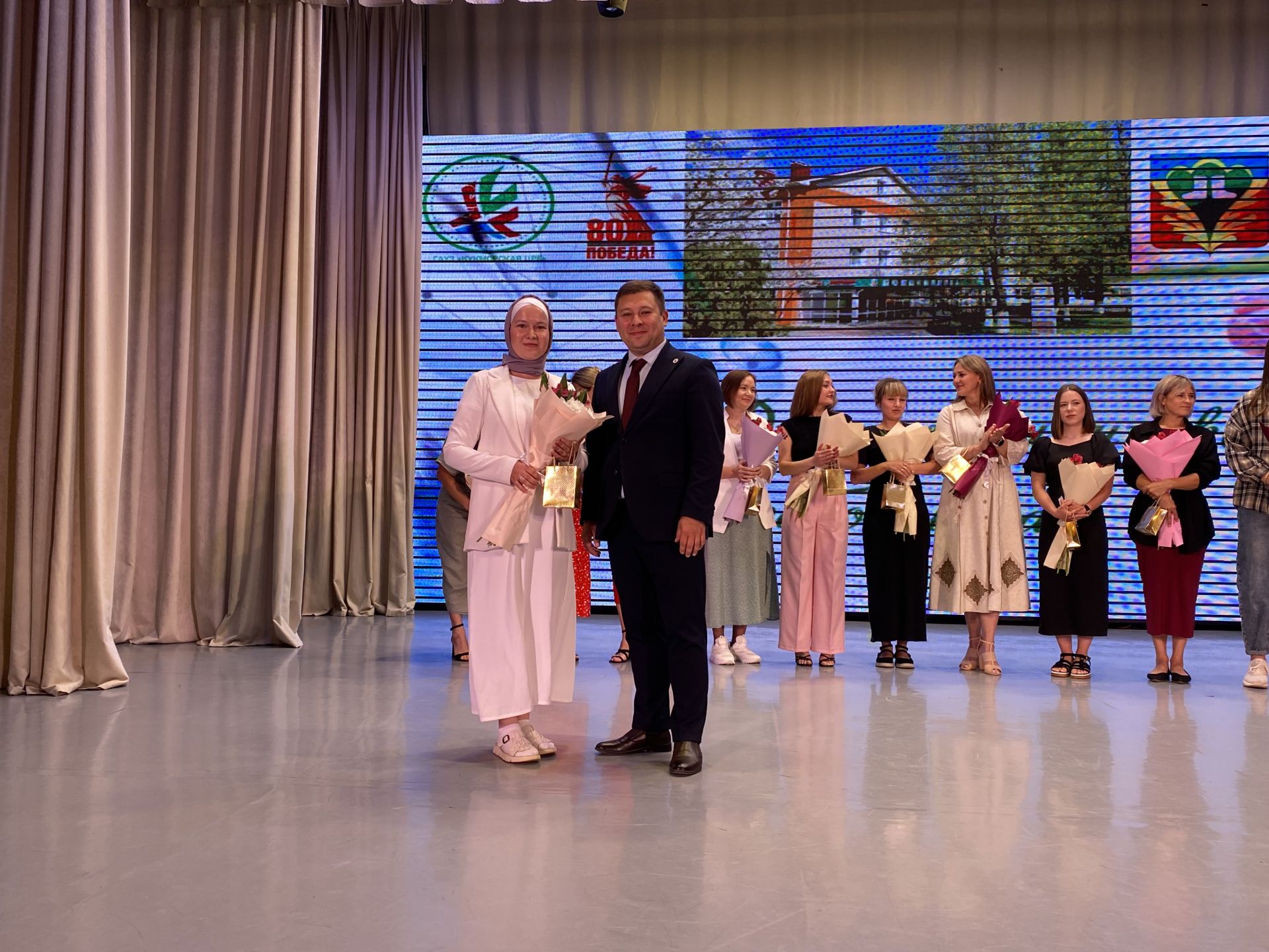 Кукмарада медицина хезмәткәрләре һөнәри бәйрәмнәрен билгеләп үтте