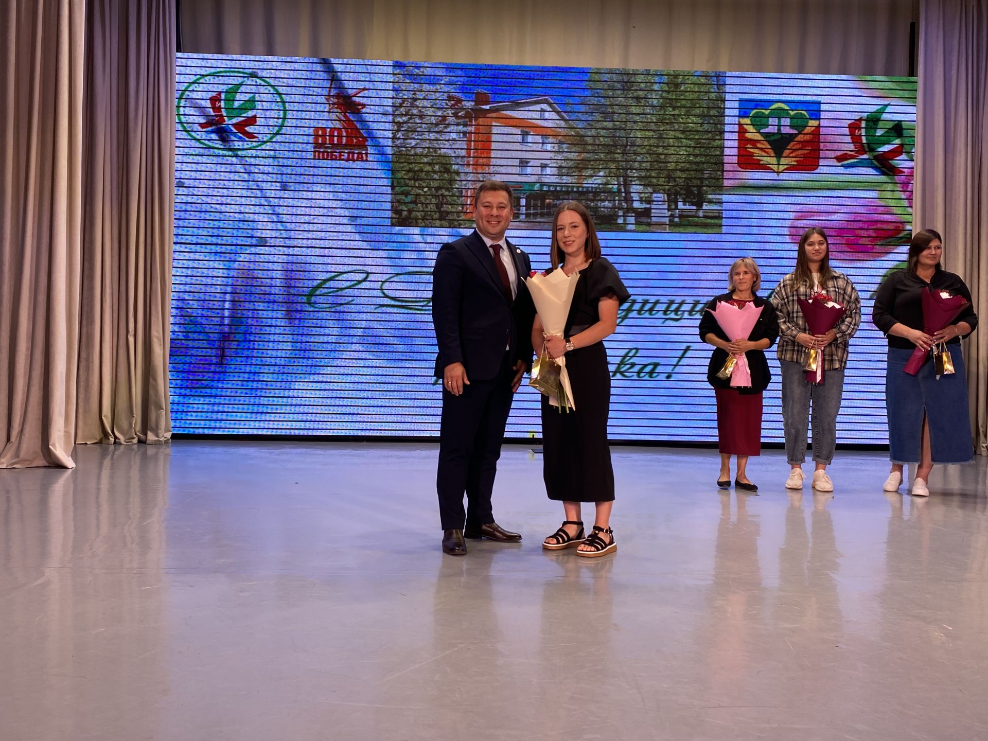 Кукмарада медицина хезмәткәрләре һөнәри бәйрәмнәрен билгеләп үтте