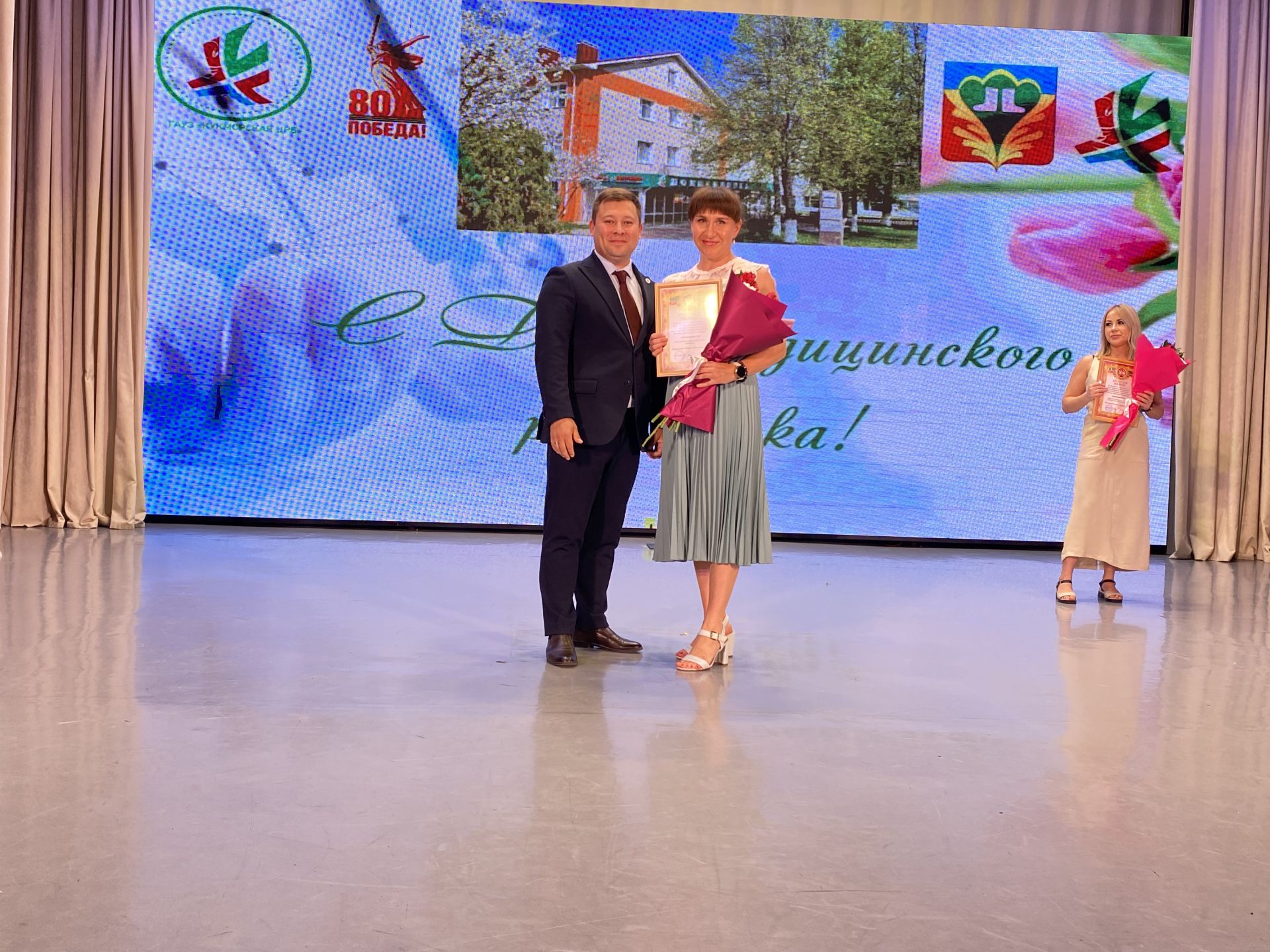 Кукмарада медицина хезмәткәрләре һөнәри бәйрәмнәрен билгеләп үтте