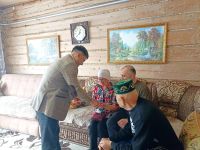 Глава Кукморского района вручил награды родителям погибшего в СВО военнослужащего