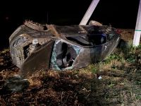 Кукмара районында җиңел автомобиль трассадан юл читенә төшкән, шоферы дәваханәдә