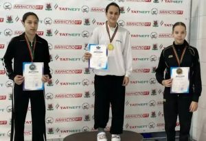 Пловчиха из Кукмора завоевала четыре медали на первенстве Татарстана
